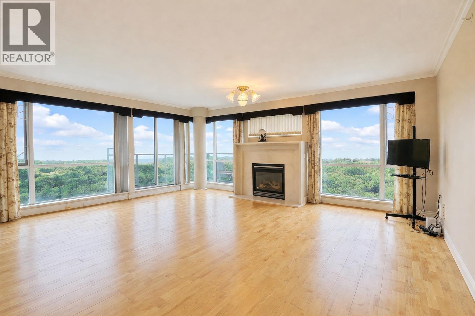 412 - 618 W 45TH AVENUE