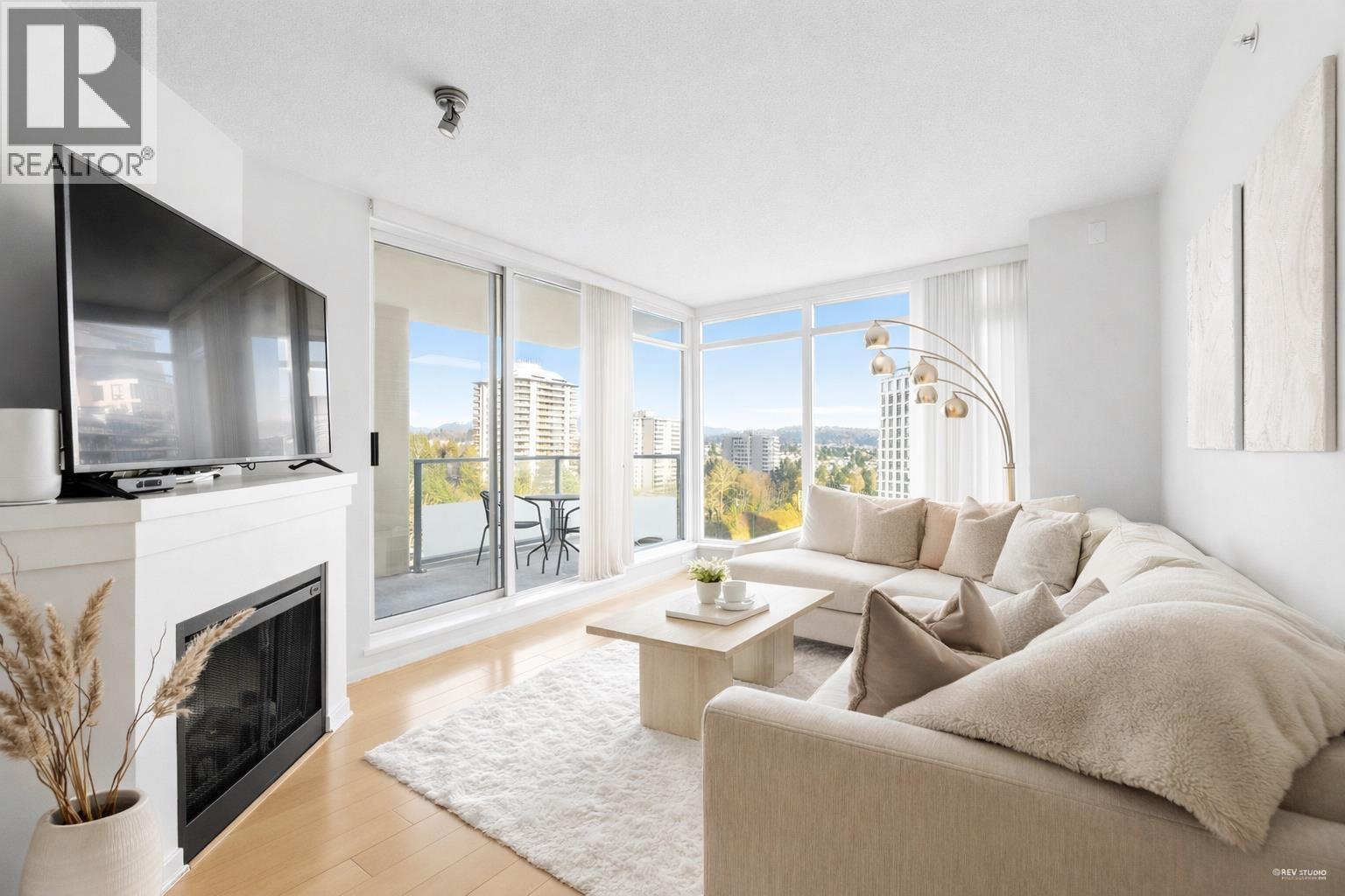 2005 2133 DOUGLAS ROAD