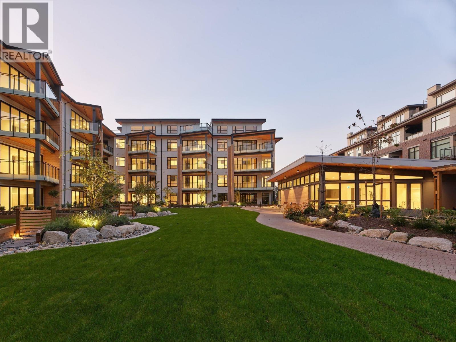 211 300 SALTER STREET