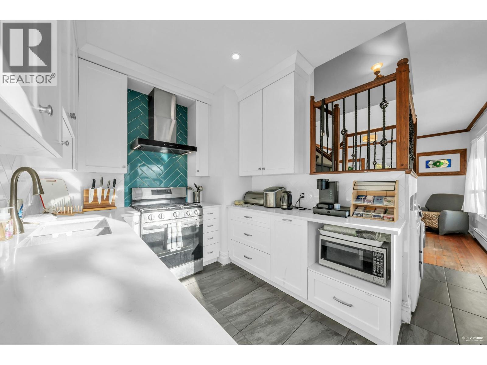 237 SANDRINGHAM AVENUE