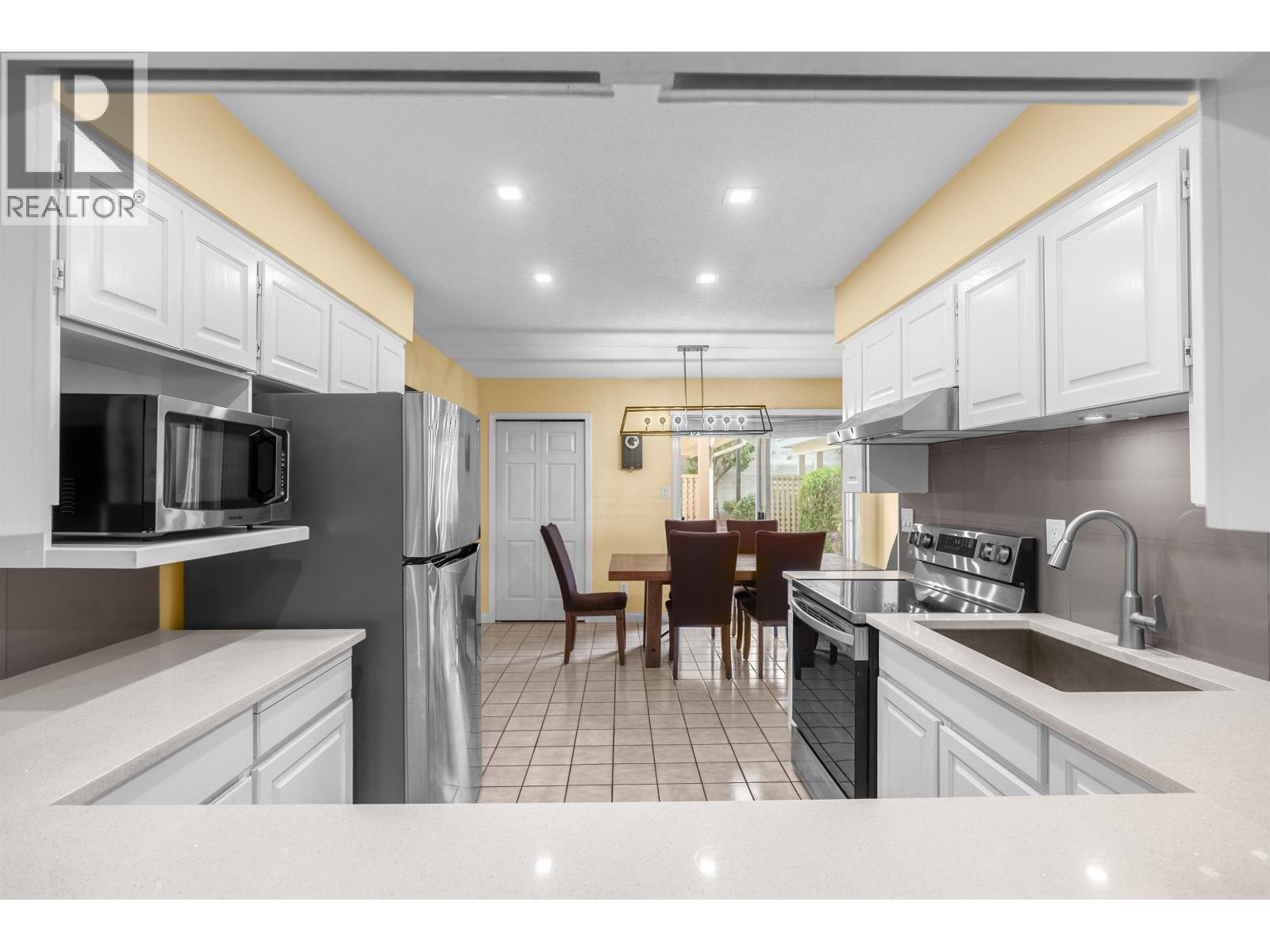 13 7820 ABERCROMBIE PLACE