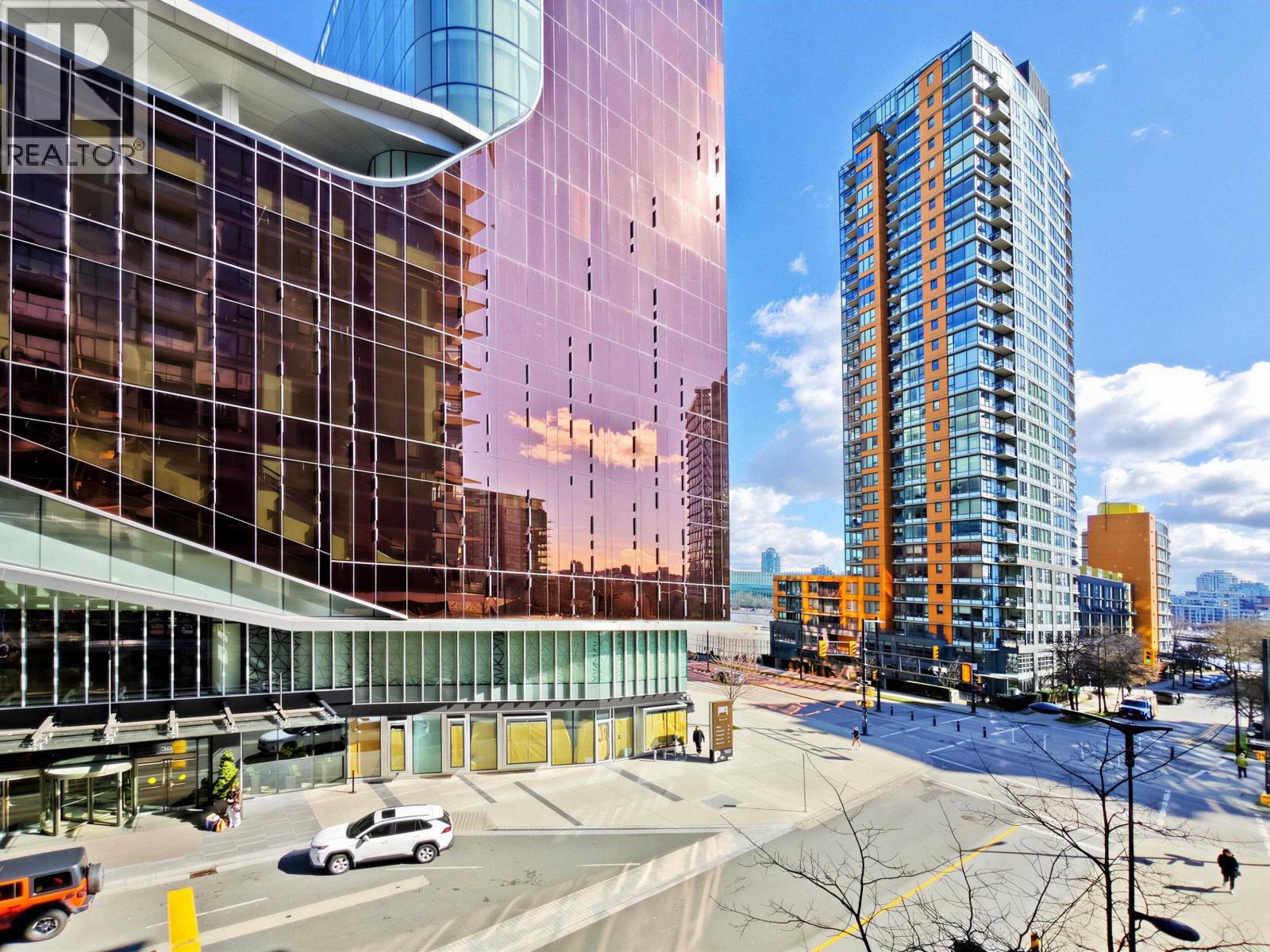 351 38 SMITHE STREET