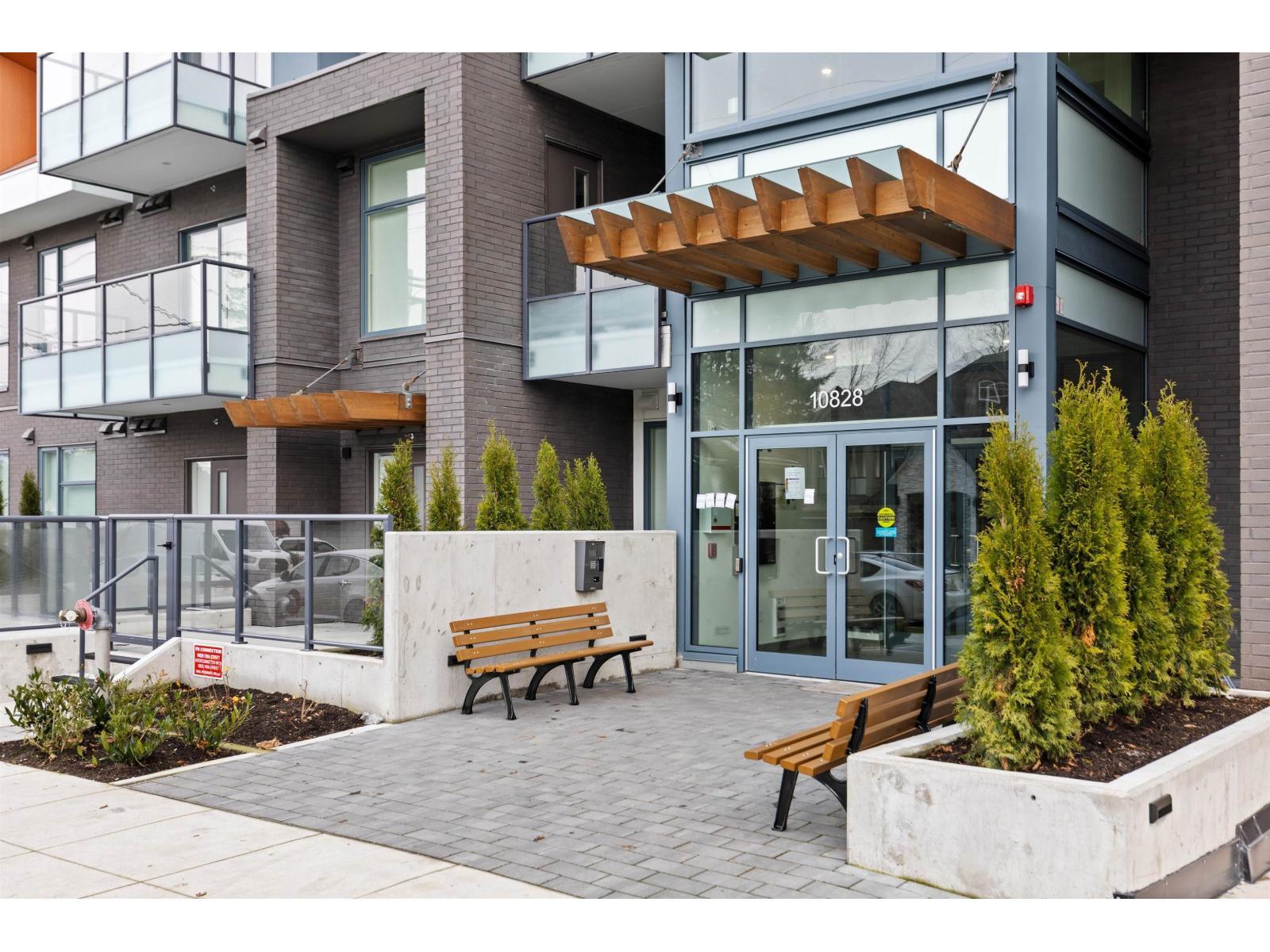 W212 10828 139A STREET