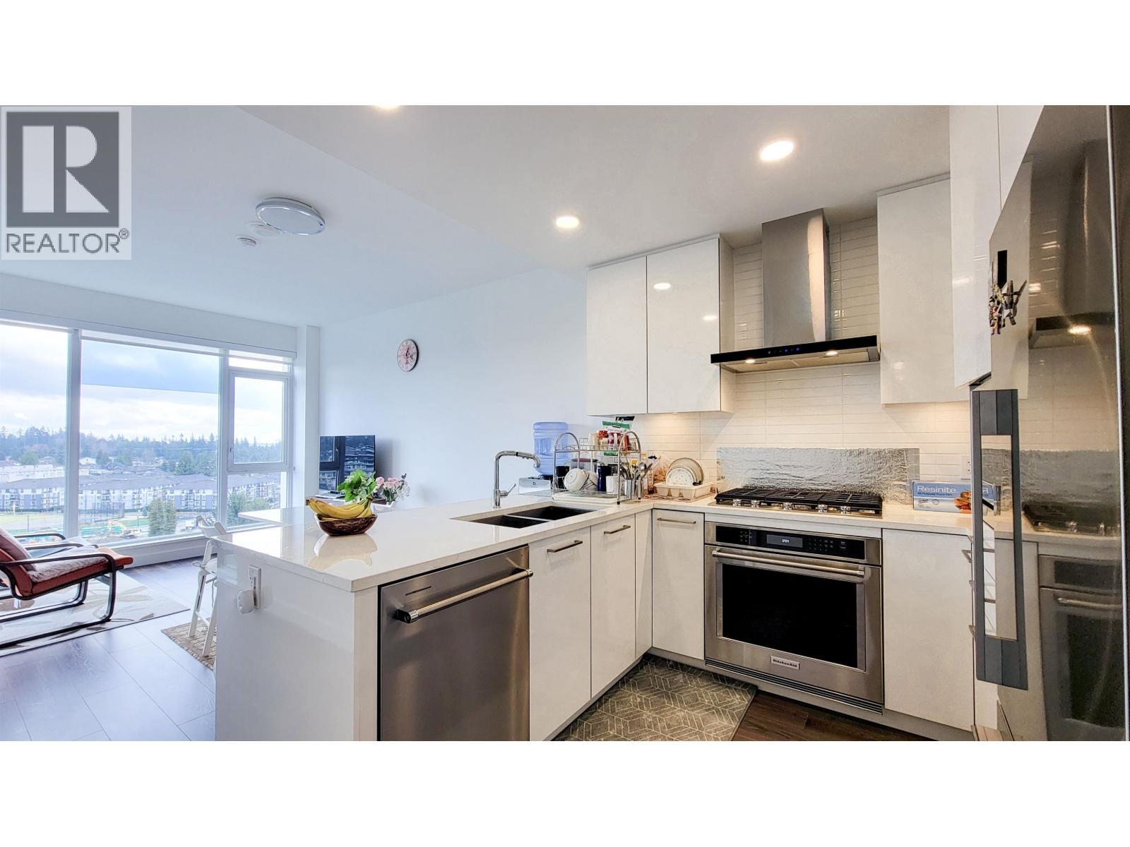 1204 518 CLARKE ROAD