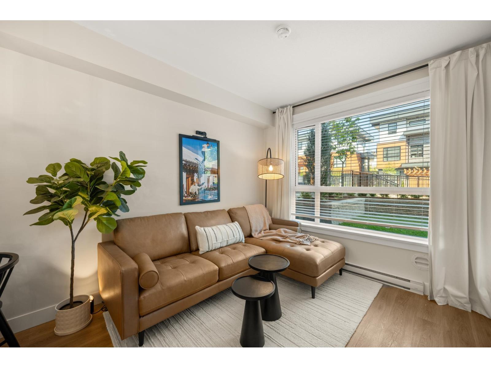 A316 8233 208B STREET STREET