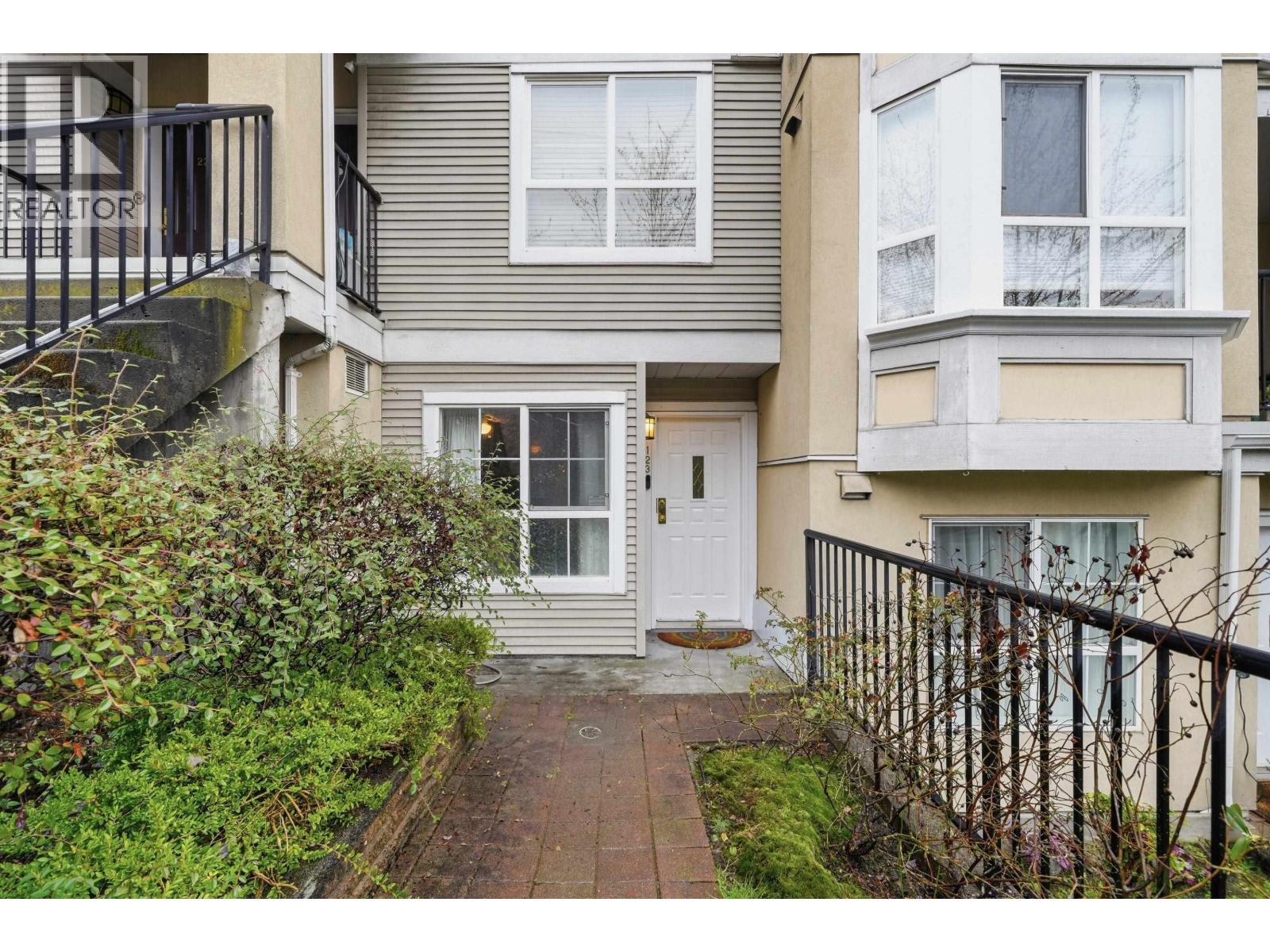 123 253 CASEY STREET