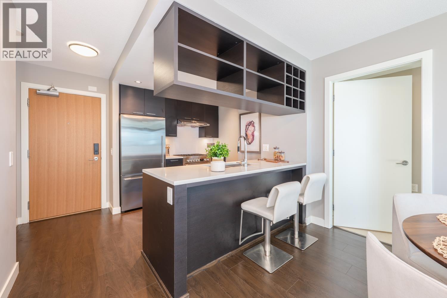 1216 6188 NO. 3 ROAD