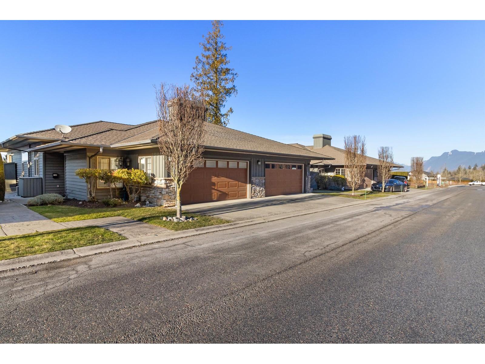 104 51096 FALLS COURT, Eastern Hillsides