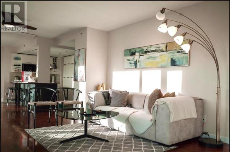 1604 183 KEEFER PLACE