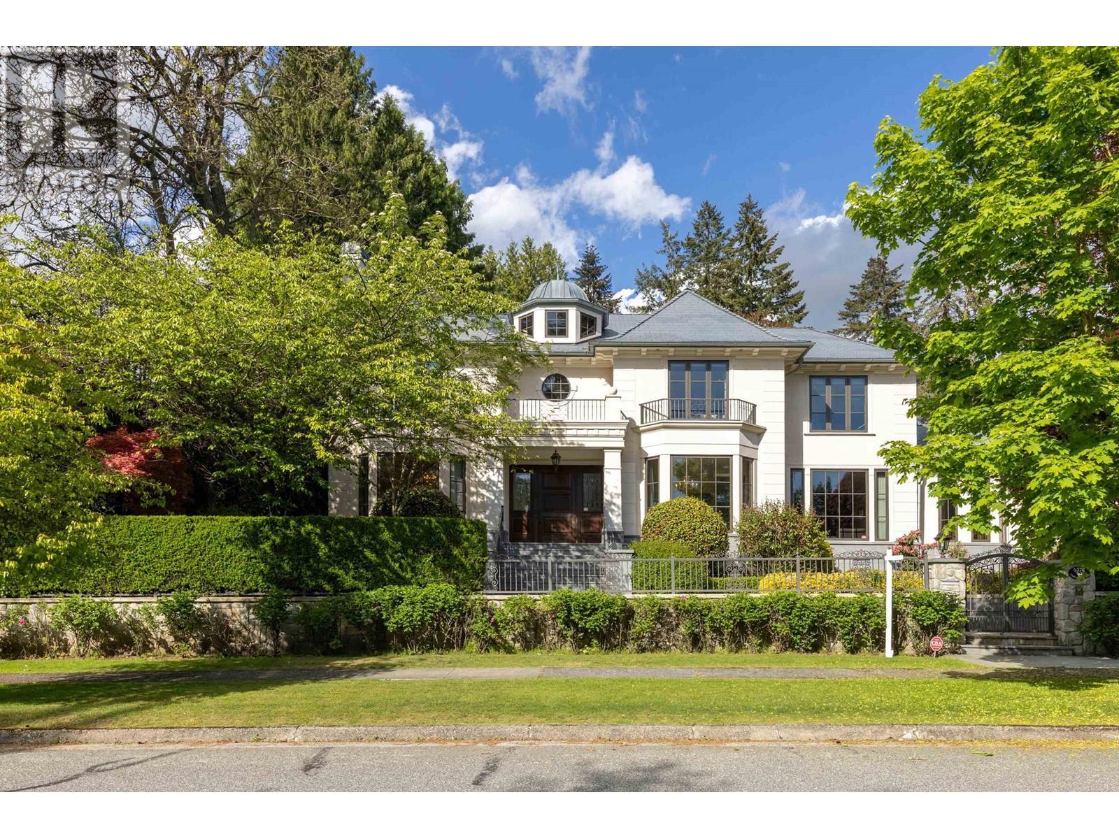 5376 CONNAUGHT DRIVE