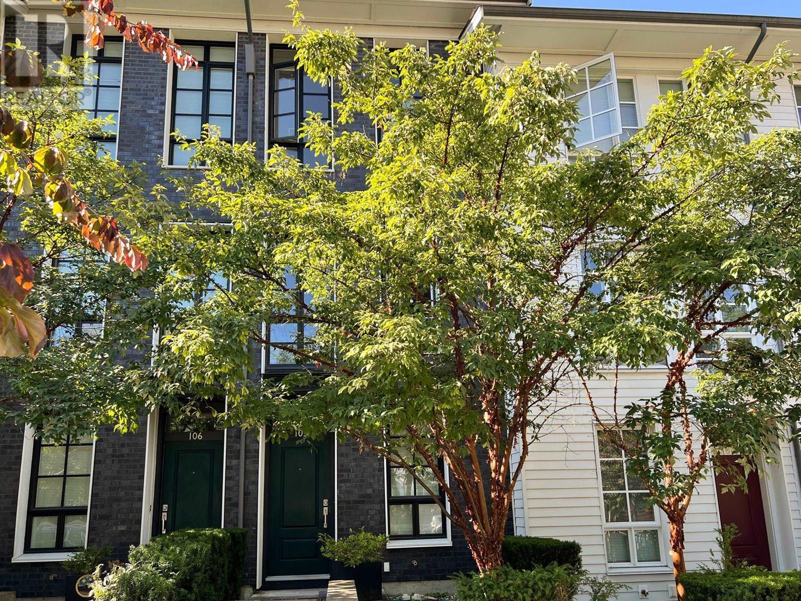 105 548 FOSTER AVENUE