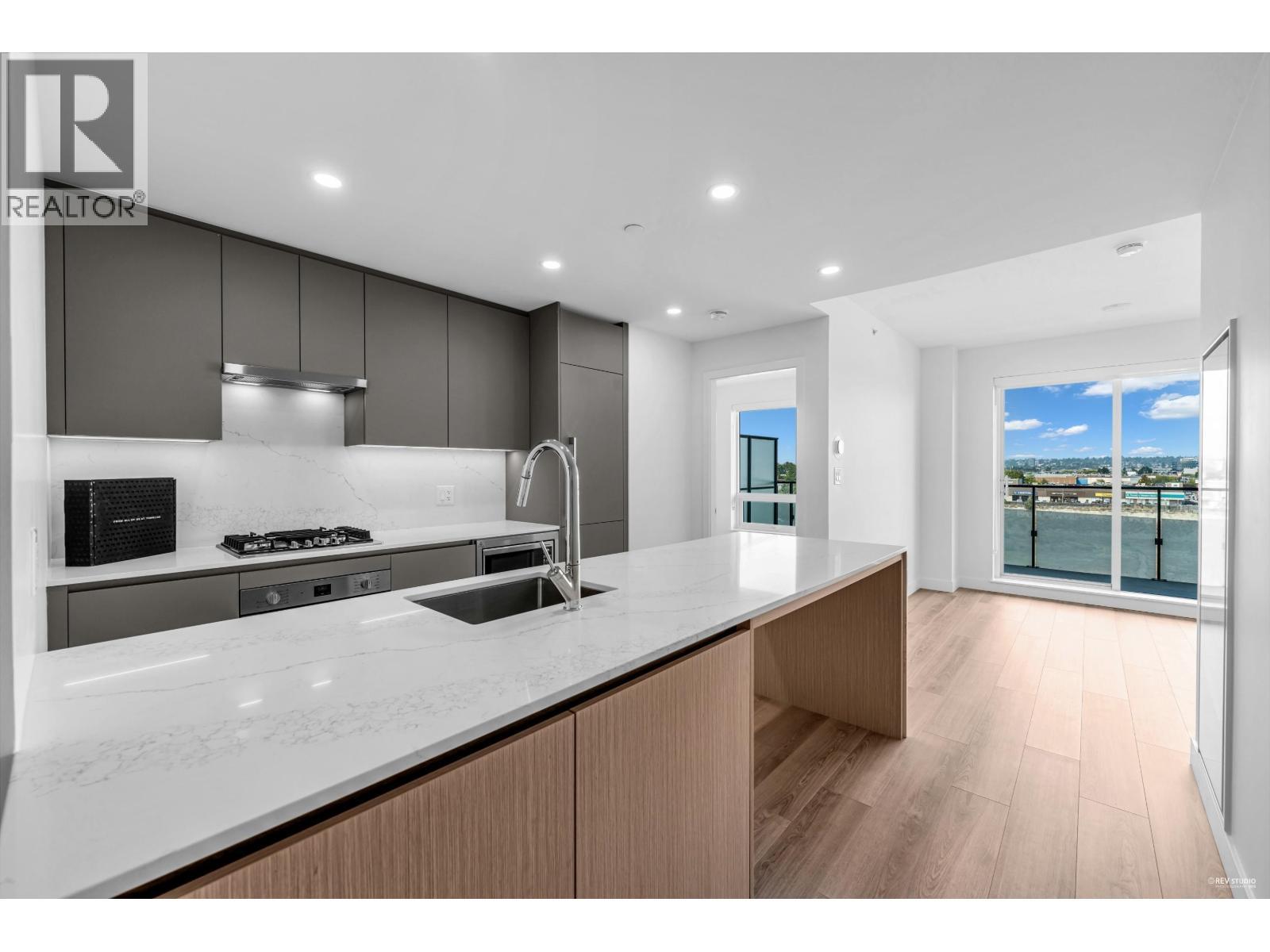 610 5593 NUMBER 3 ROAD