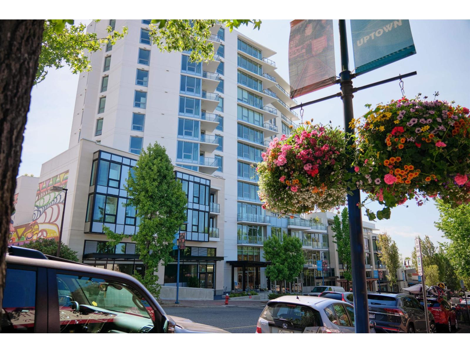 208 1342 JOHNSTON ROAD