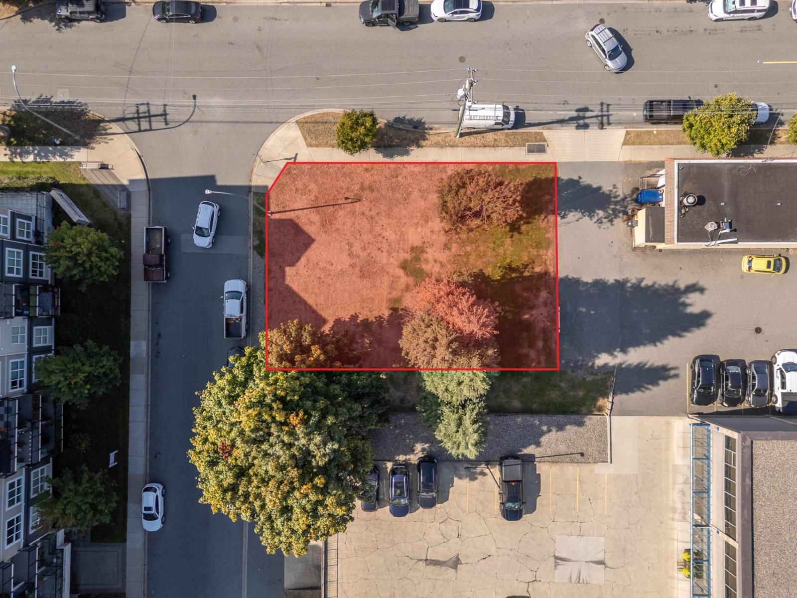 2604 E BOURQUIN CRESCENT