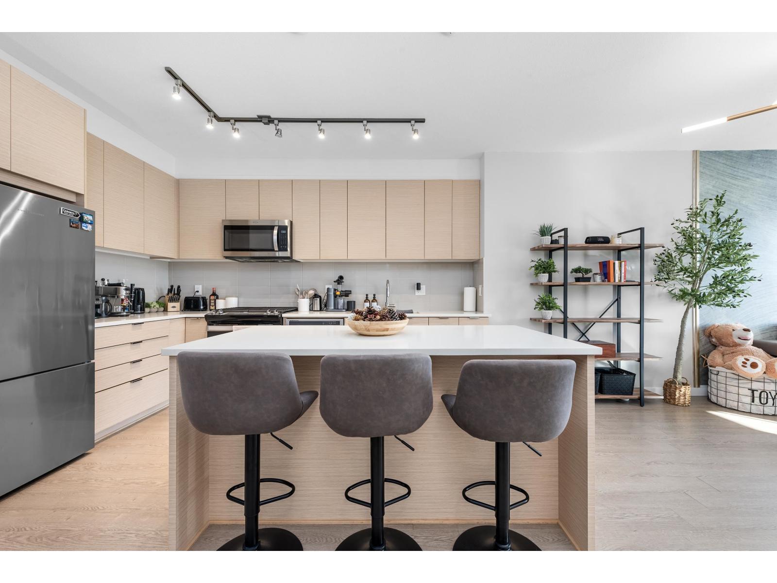 B303 8150 207 STREET