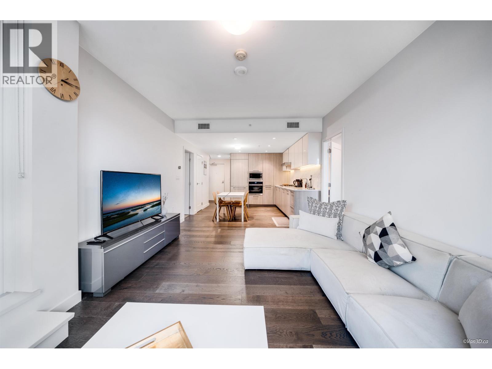 912 - 8160 MCMYN WAY