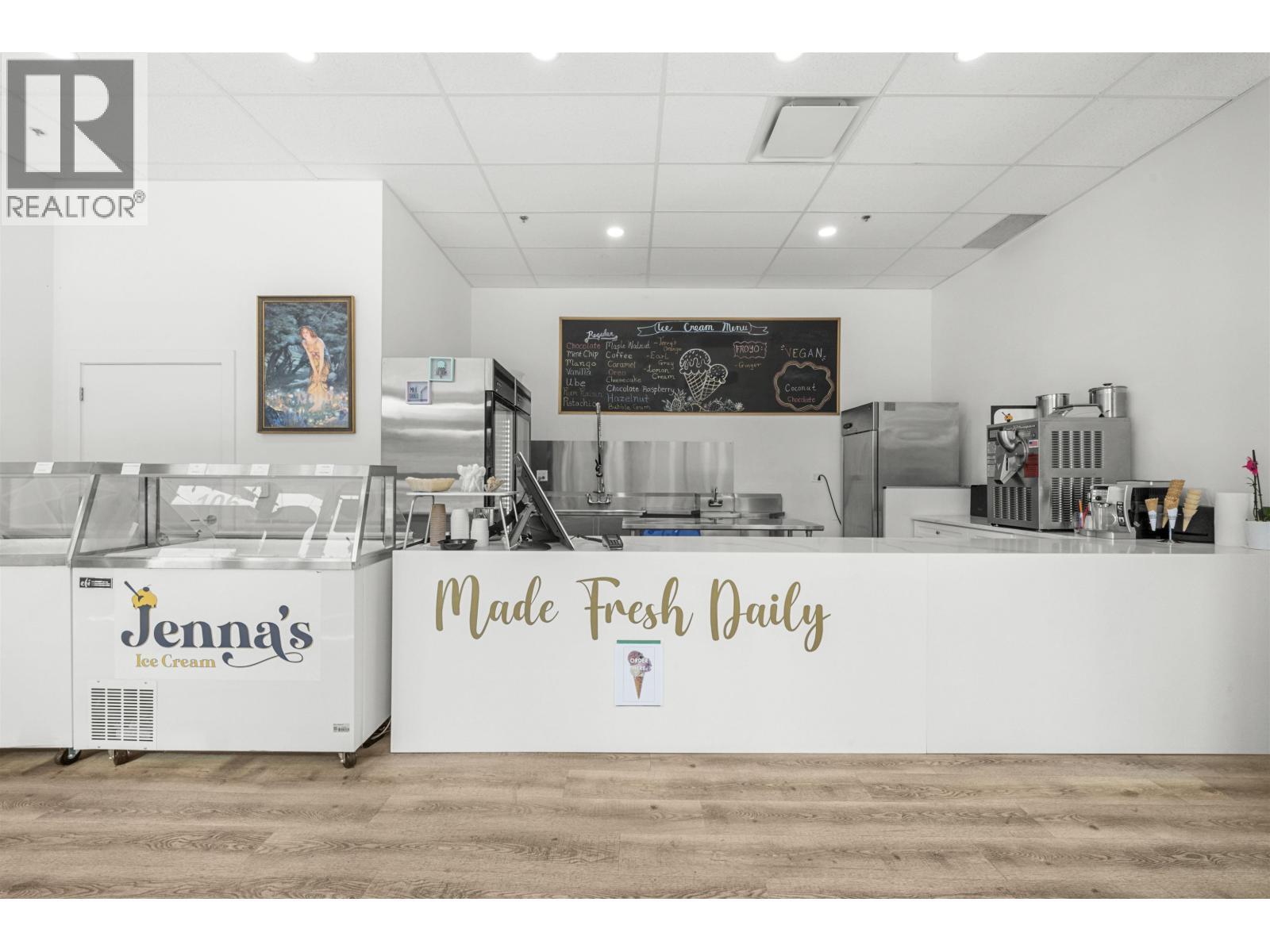 106 - 467 MOUNTAIN HIGHWAY