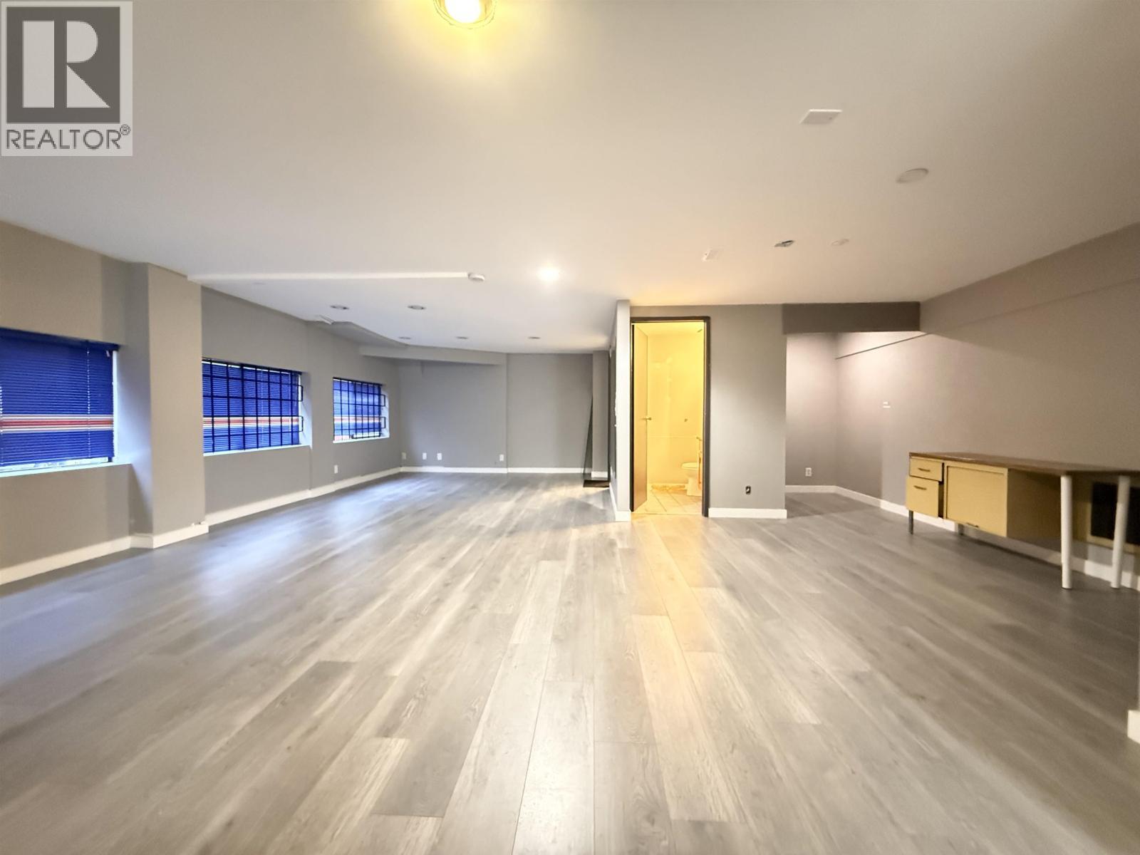 1 - 3011 MURRAY STREET