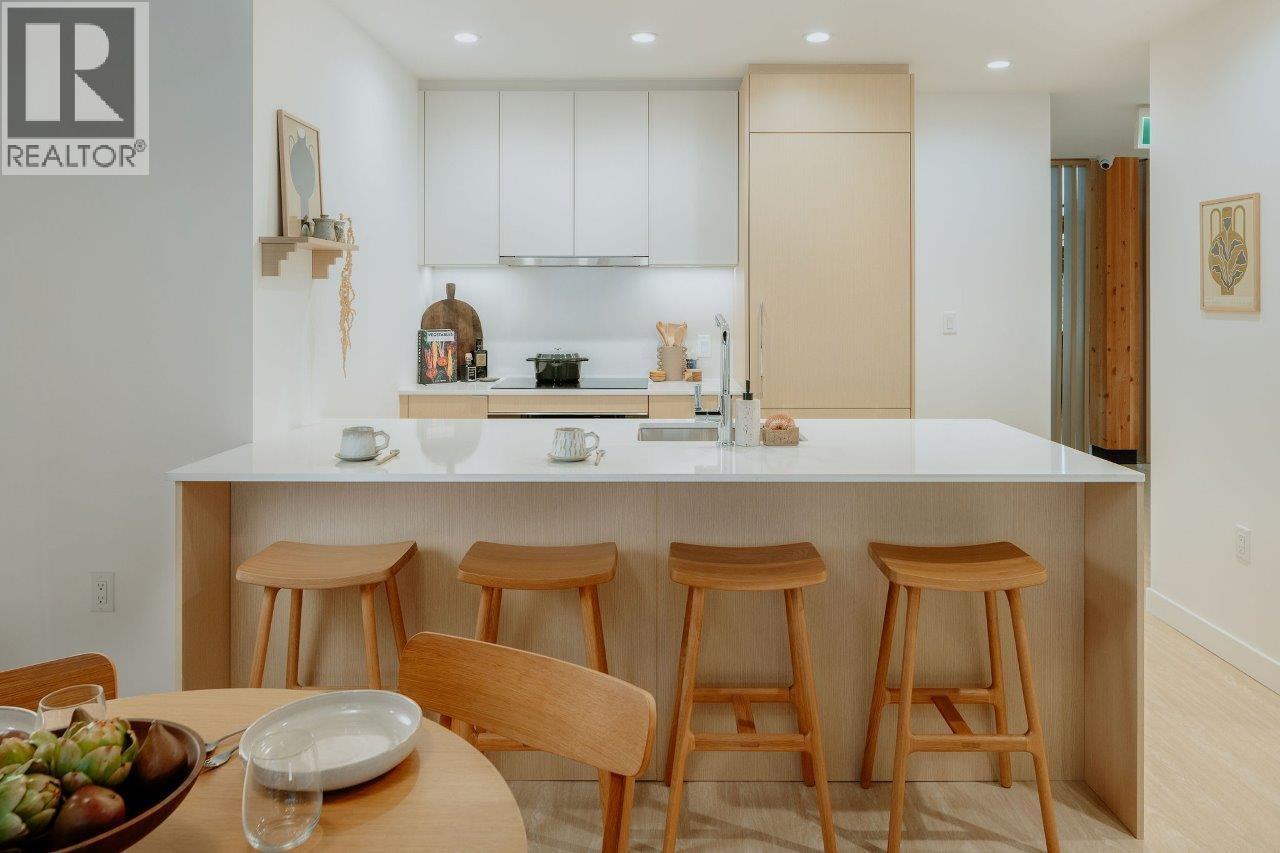 2004 - 3633 WILLINGDON AVENUE