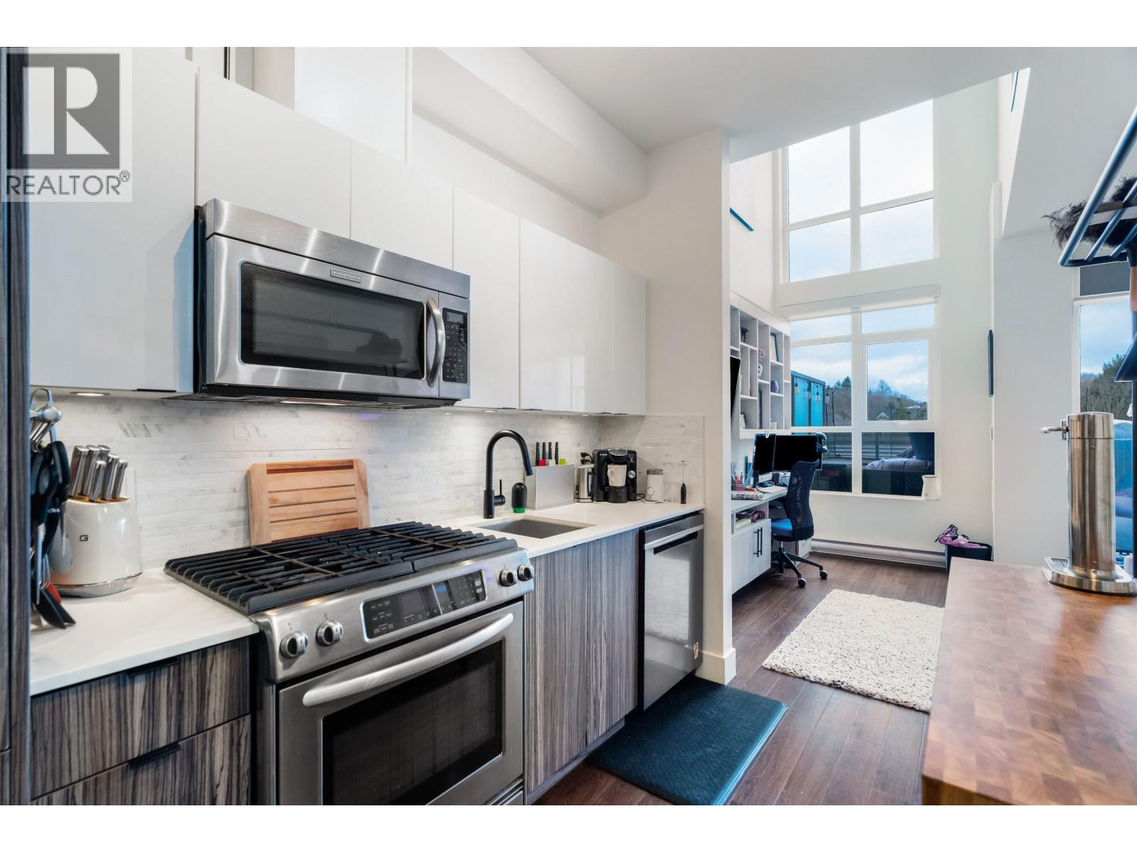 404 - 2250 COMMERCIAL DRIVE