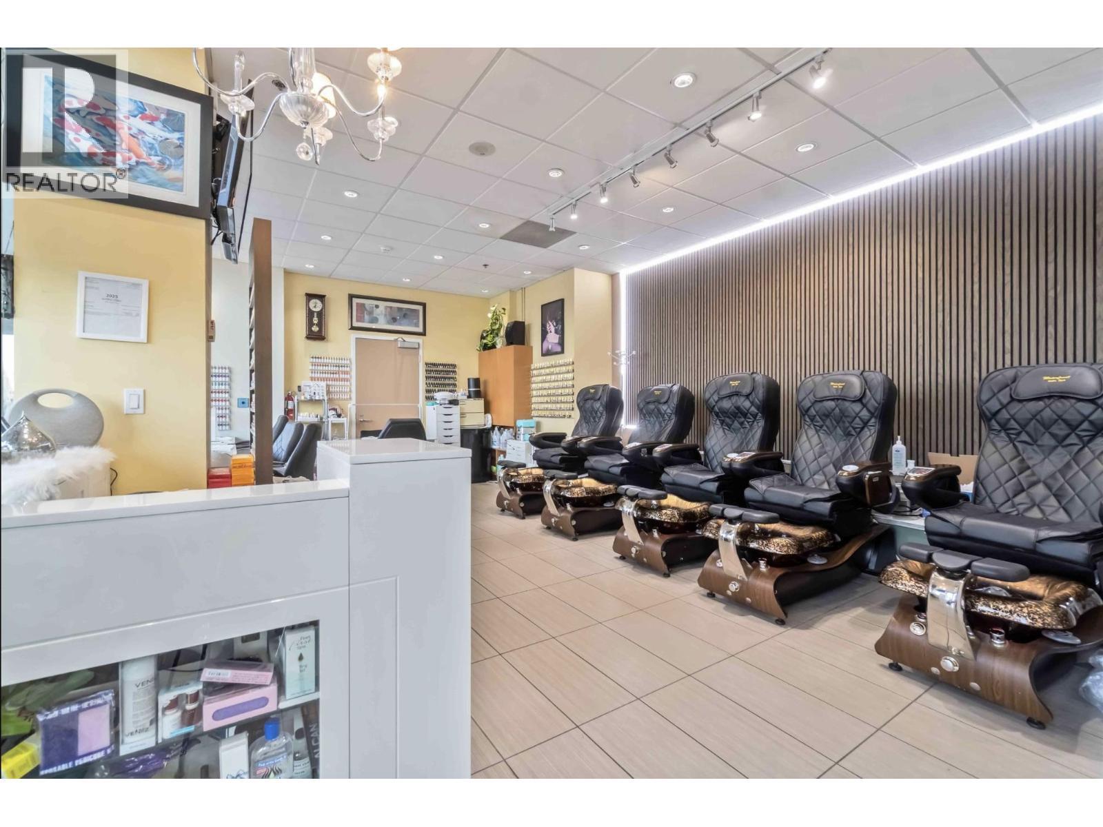 42 - 1055 CANADA PLACE