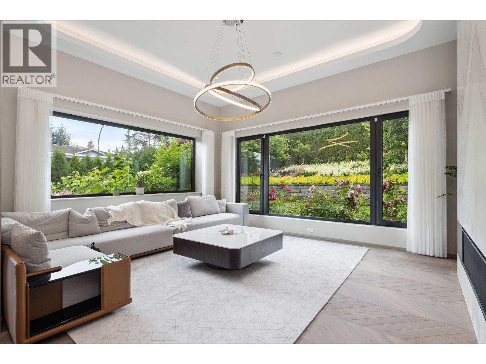 6363 BUCKINGHAM DRIVE