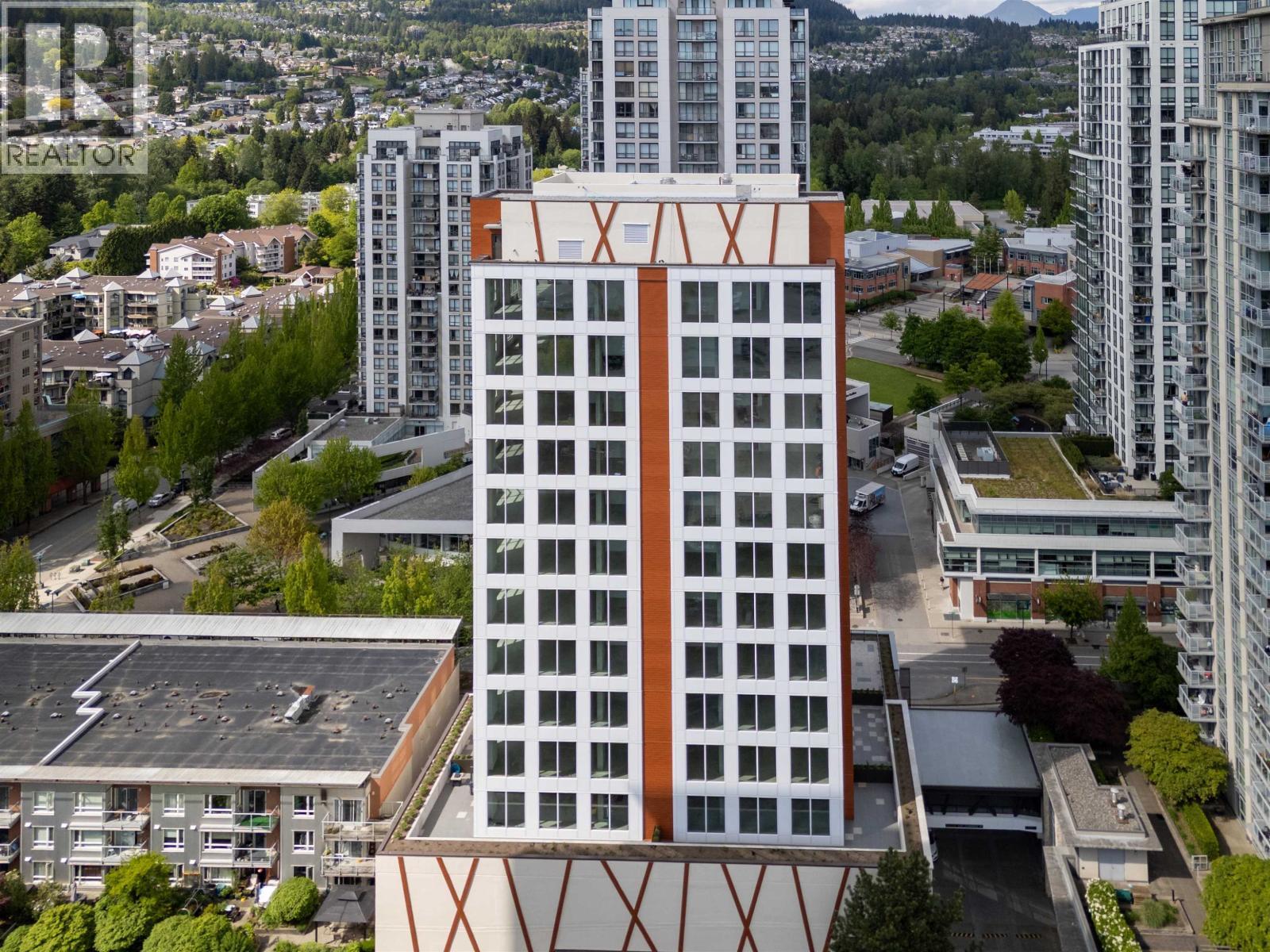 404 - 2992 GLEN DRIVE