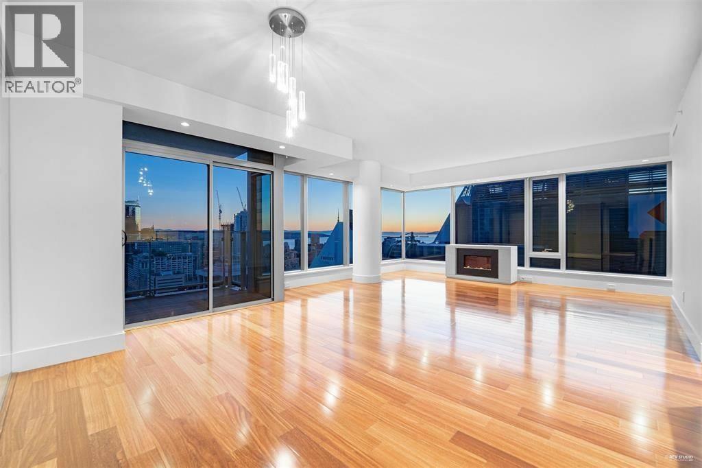 220X 677 HOWE STREET