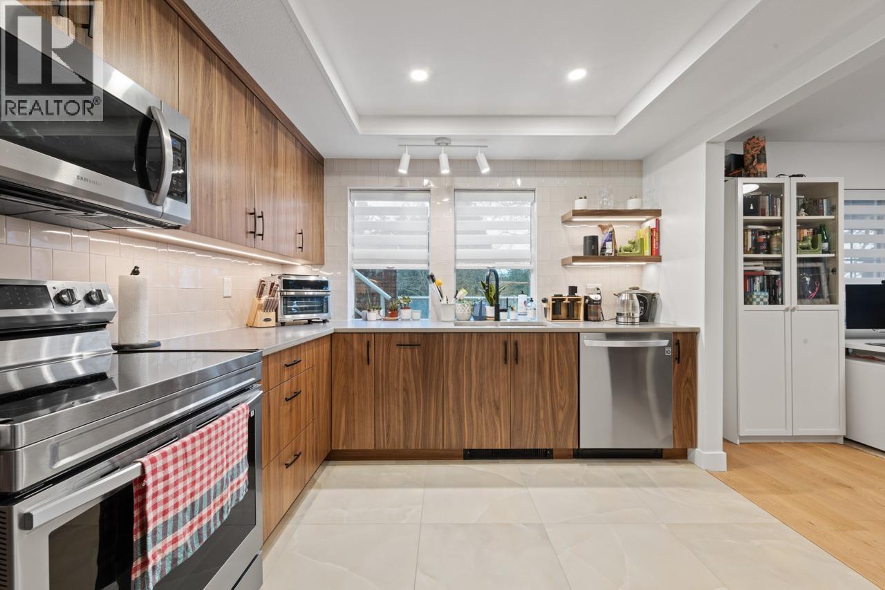 203 - 3401 CURLE AVENUE