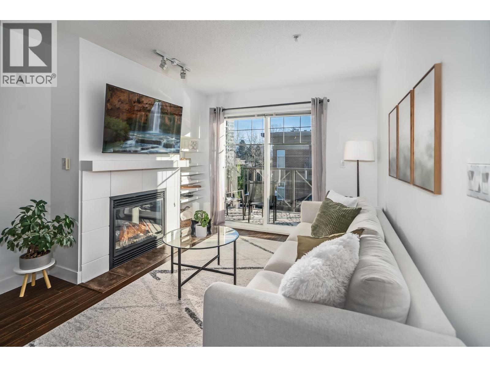 407 3240 ST JOHNS STREET