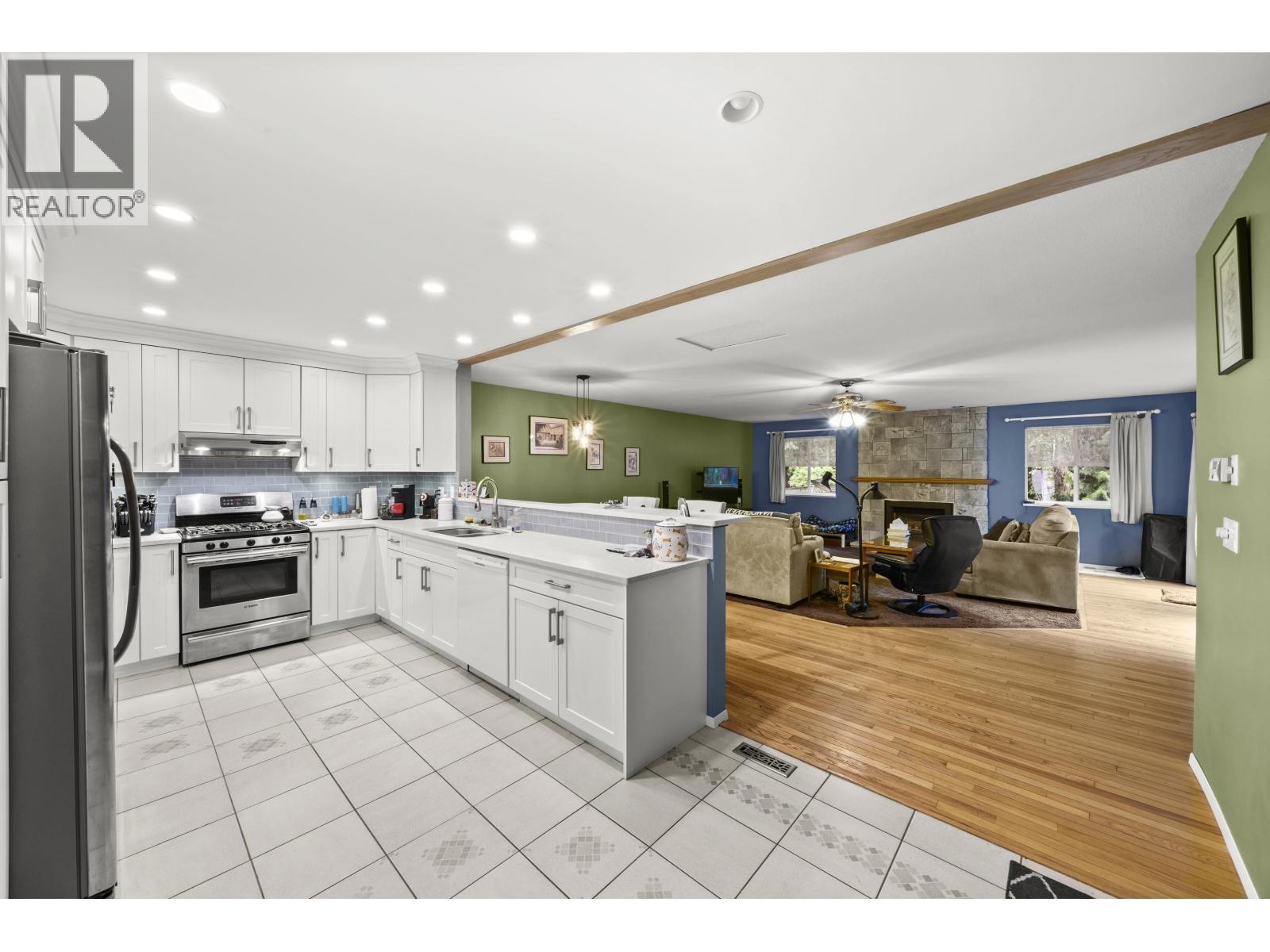 19607 SOMERSET DRIVE