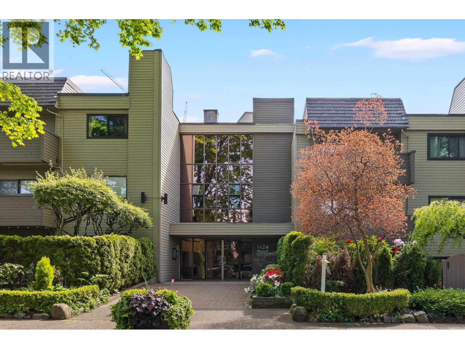 207 1424 WALNUT STREET