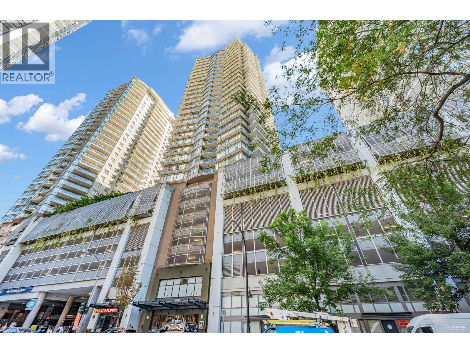 3303 892 CARNARVON STREET