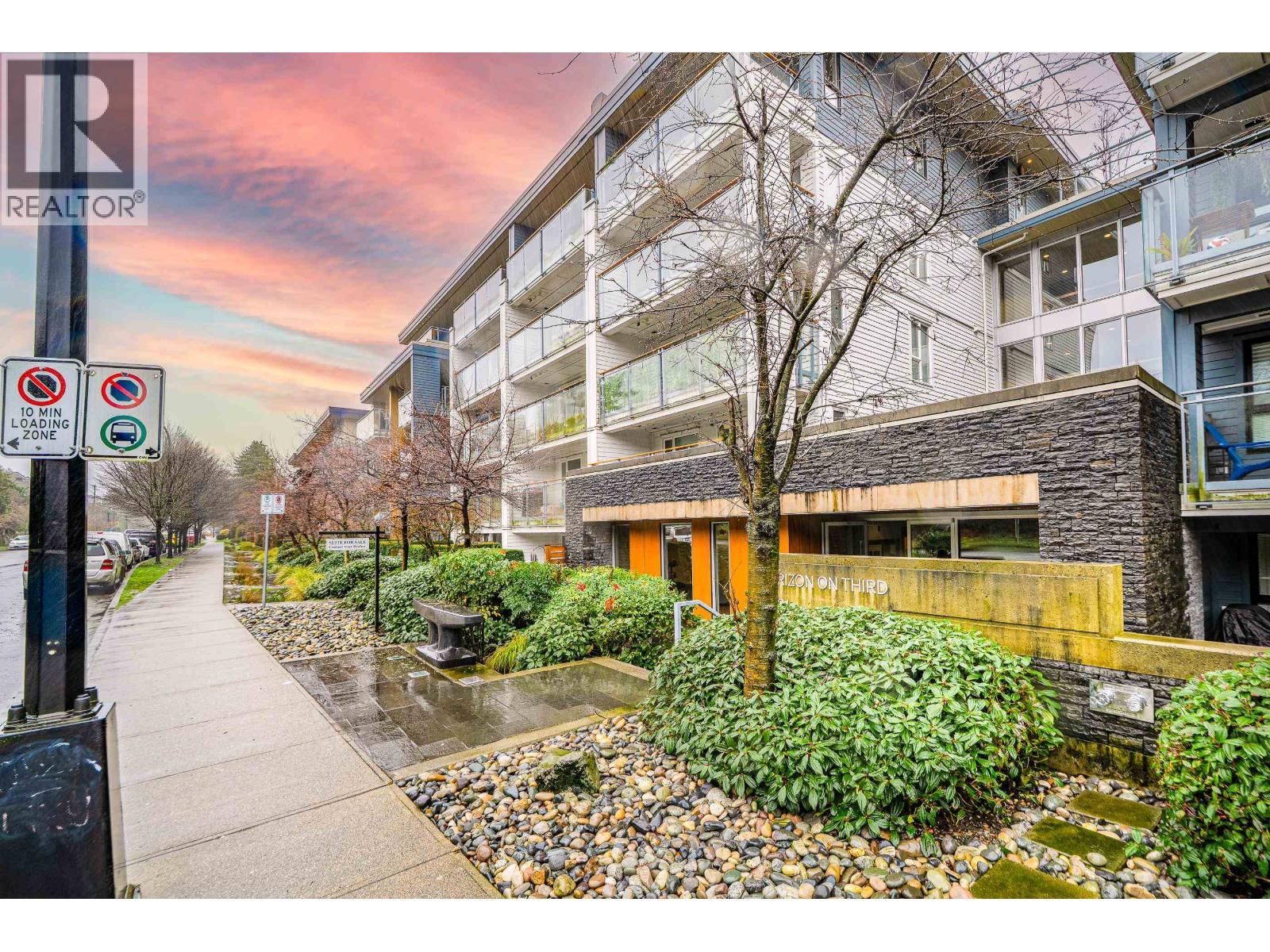 416 - 221 E 3RD STREET