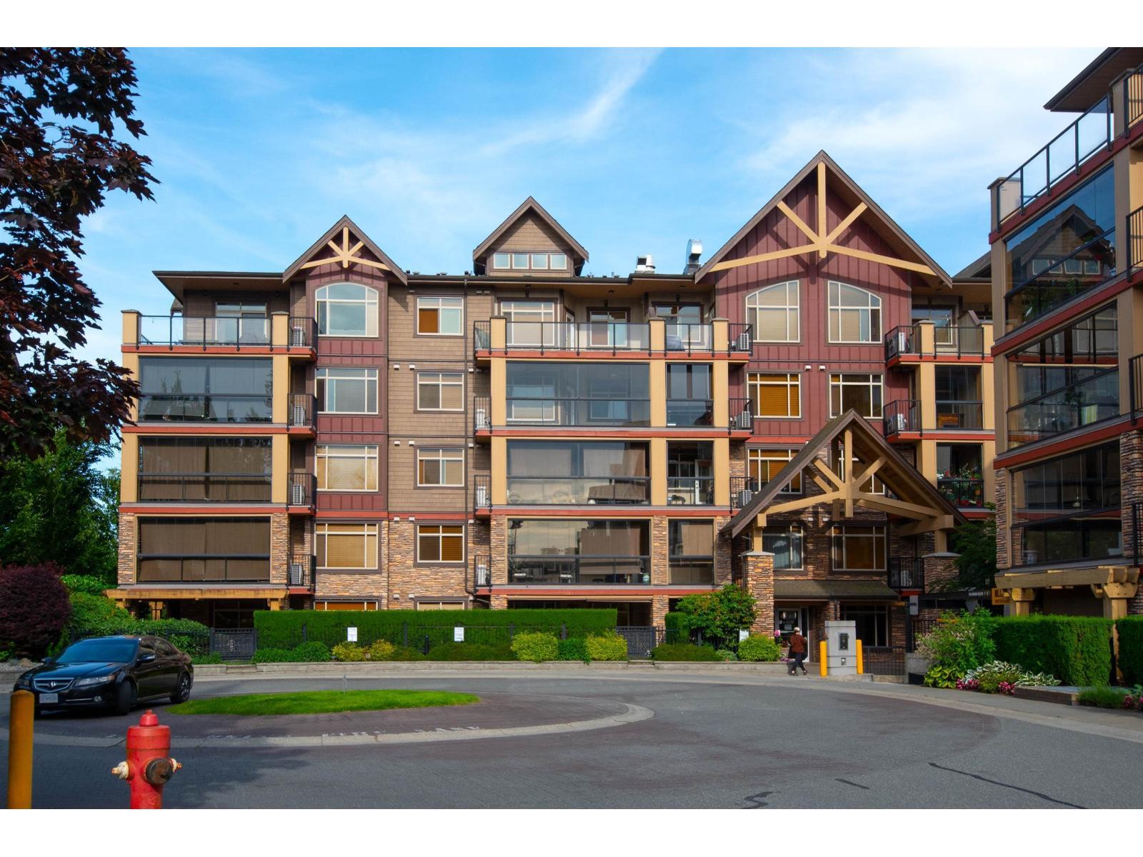 282 - 8288 207A STREET