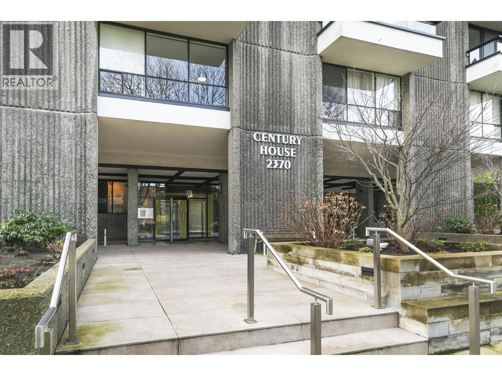 501 2370 W 2ND AVENUE