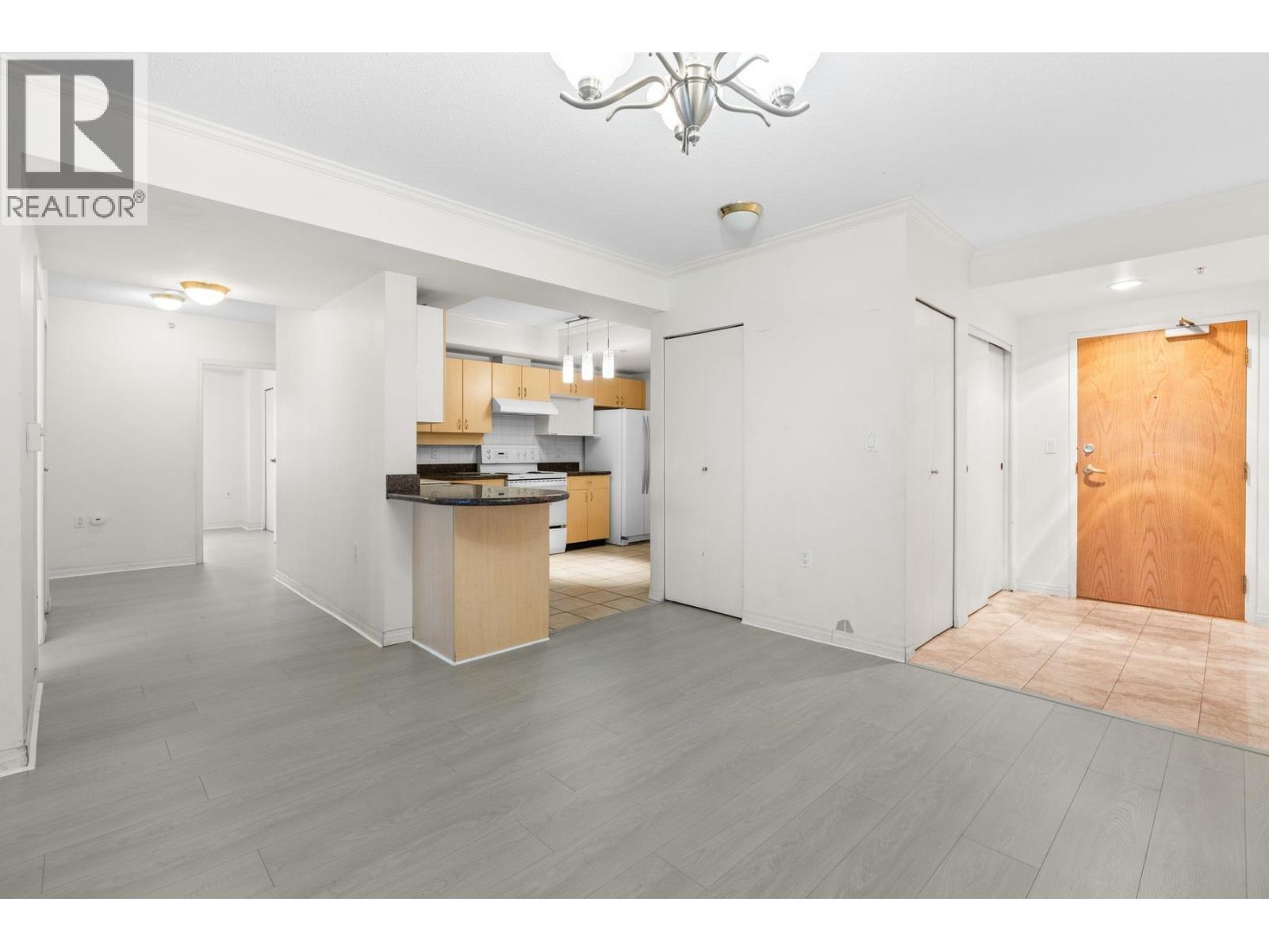 1605 - 6611 COONEY ROAD