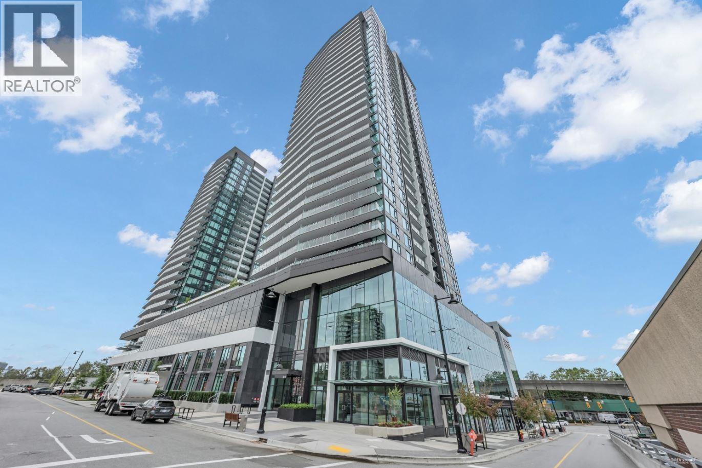 910 - 318 ALDERSON AVENUE