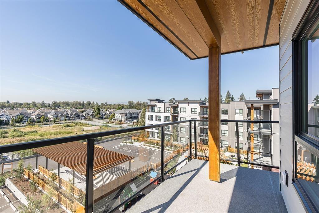 404 - 20286 72B AVENUE