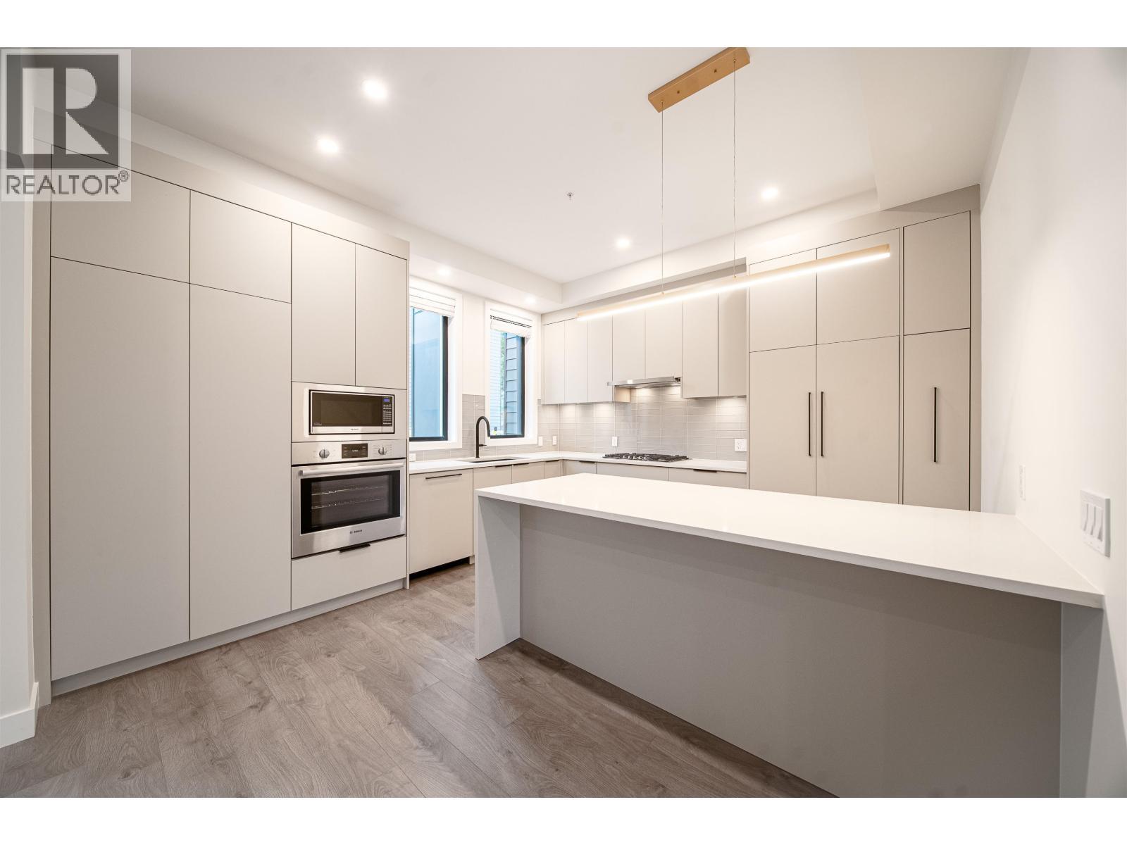 218 8699 SPIRES ROAD