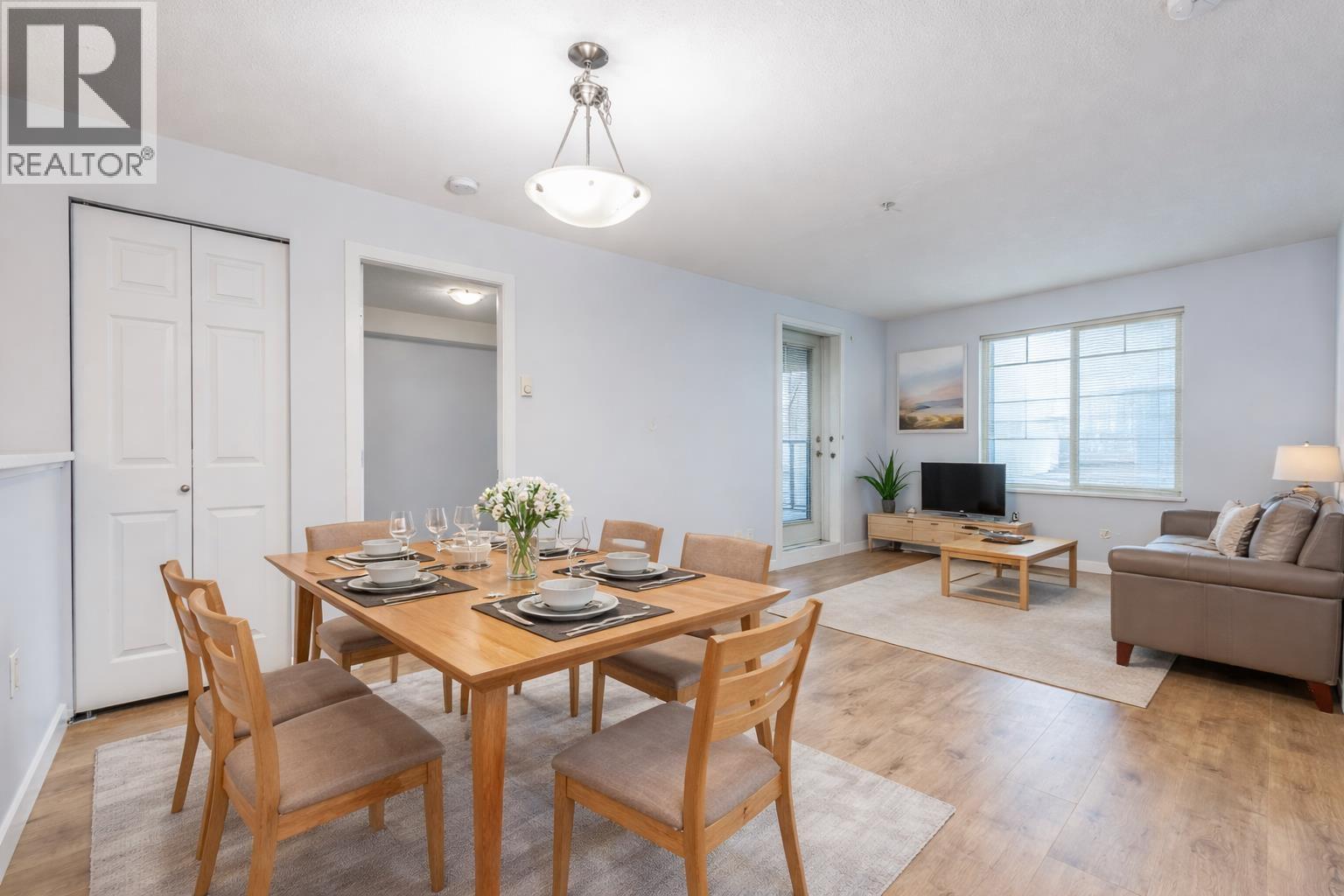 2110 244 SHERBROOKE STREET