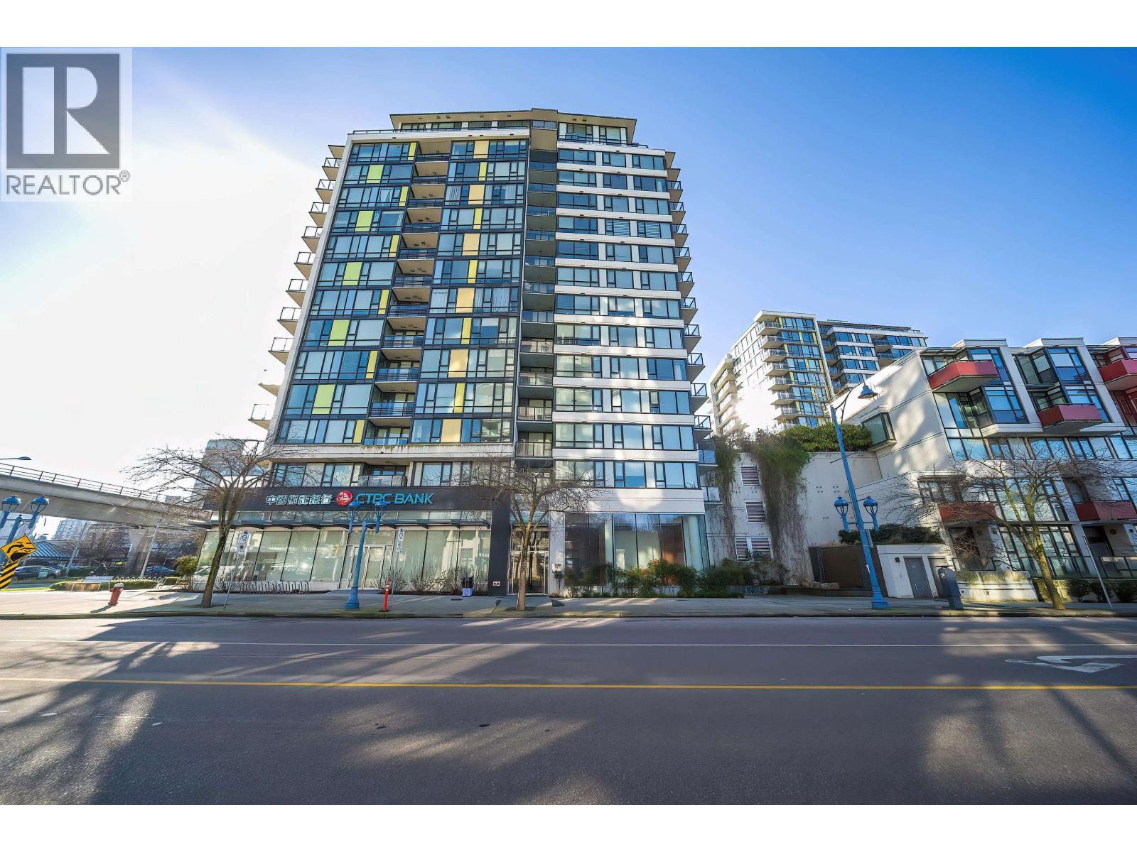 PH6 7988 ACKROYD ROAD