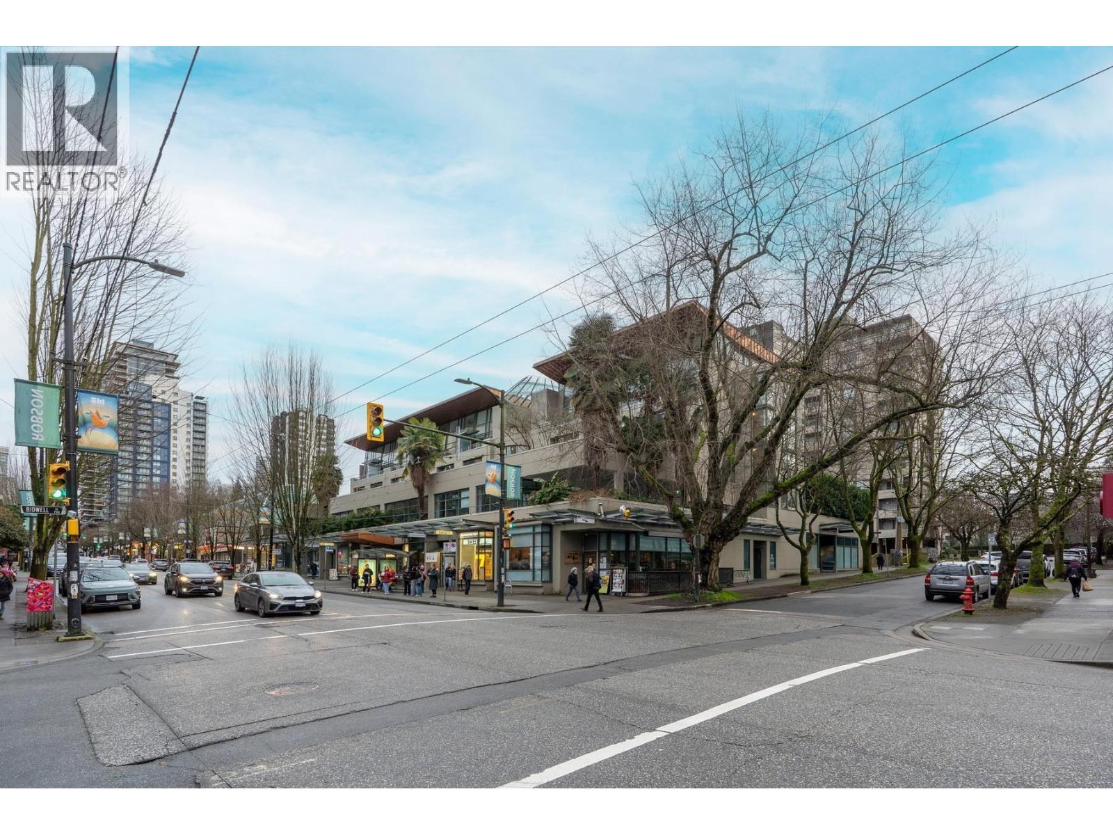 308 - 1688 ROBSON STREET
