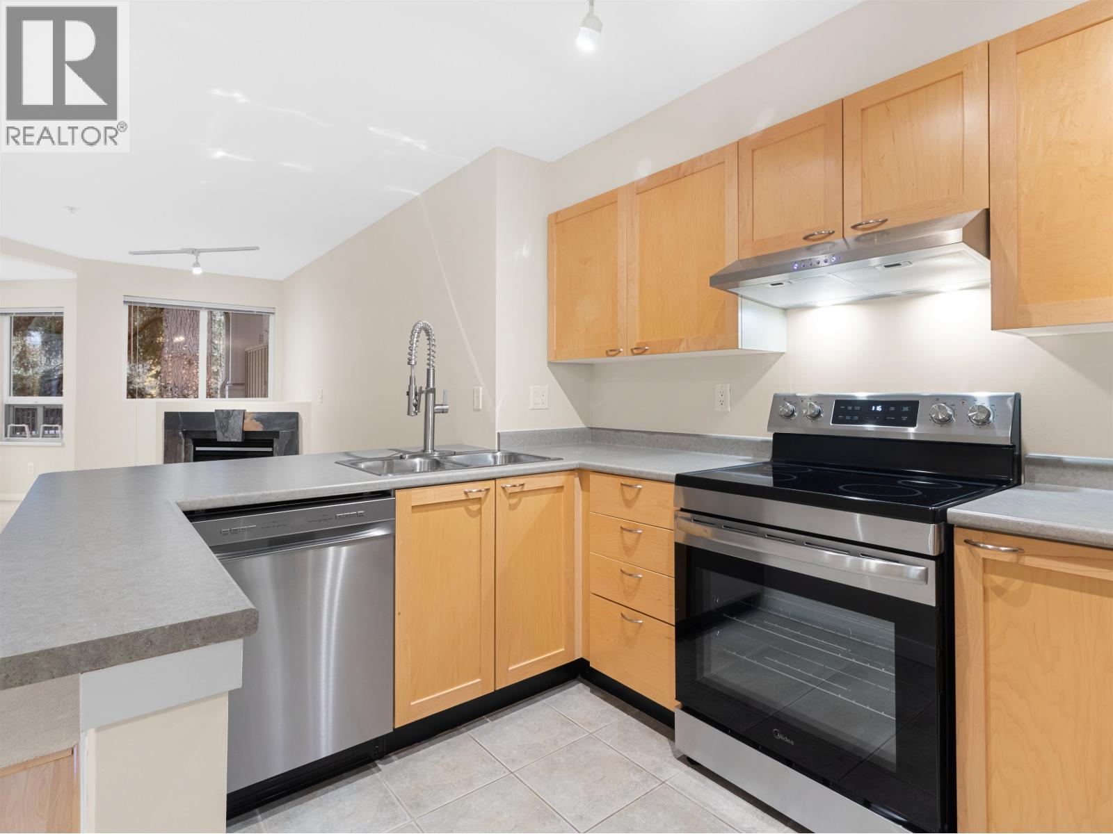 207 7383 GRIFFITHS DRIVE