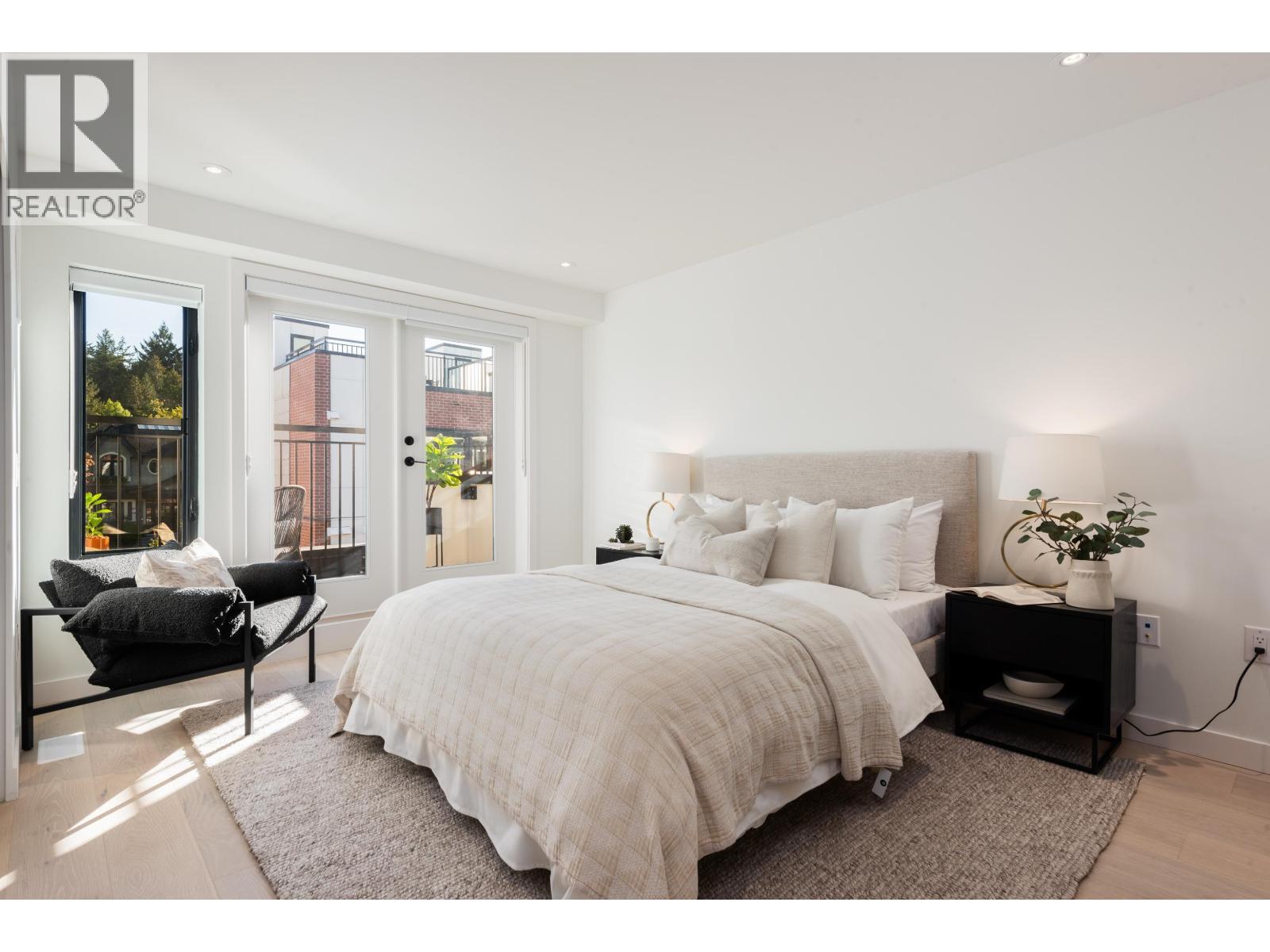 243 - 475 W 28TH AVENUE