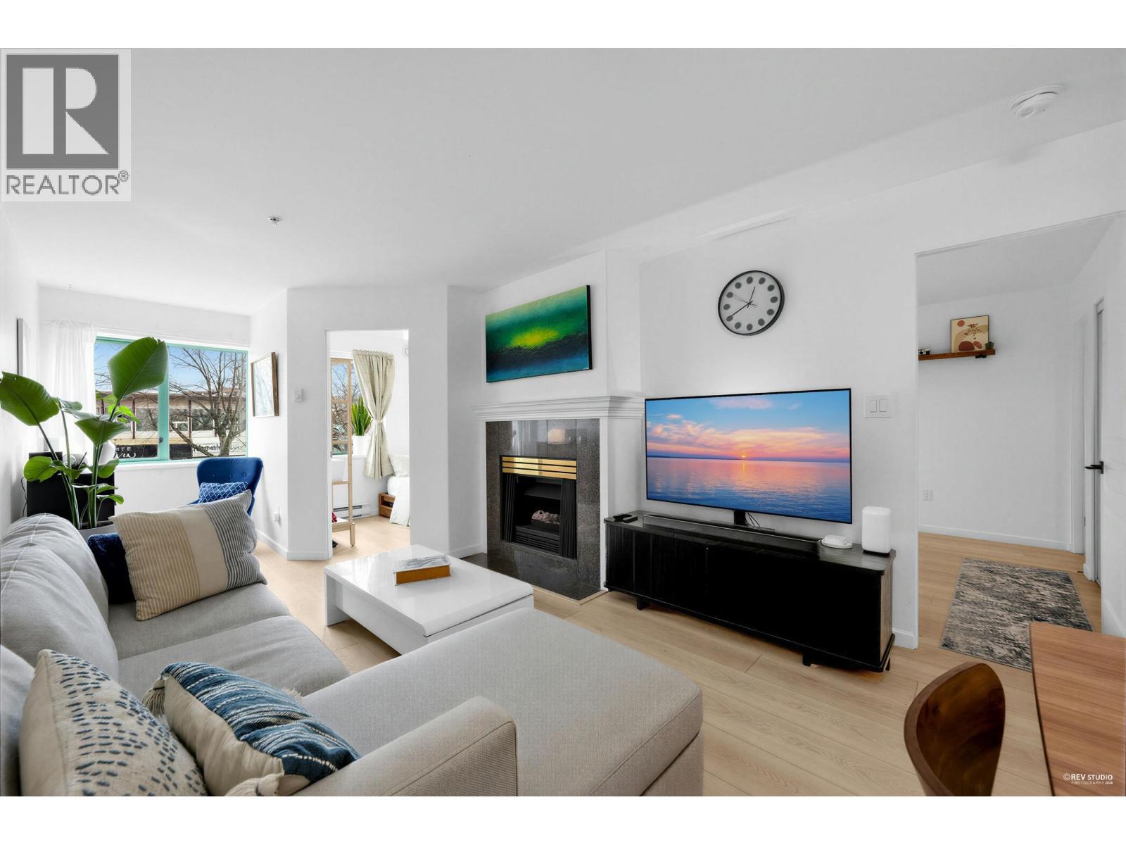 107 - 189 E 16TH AVENUE