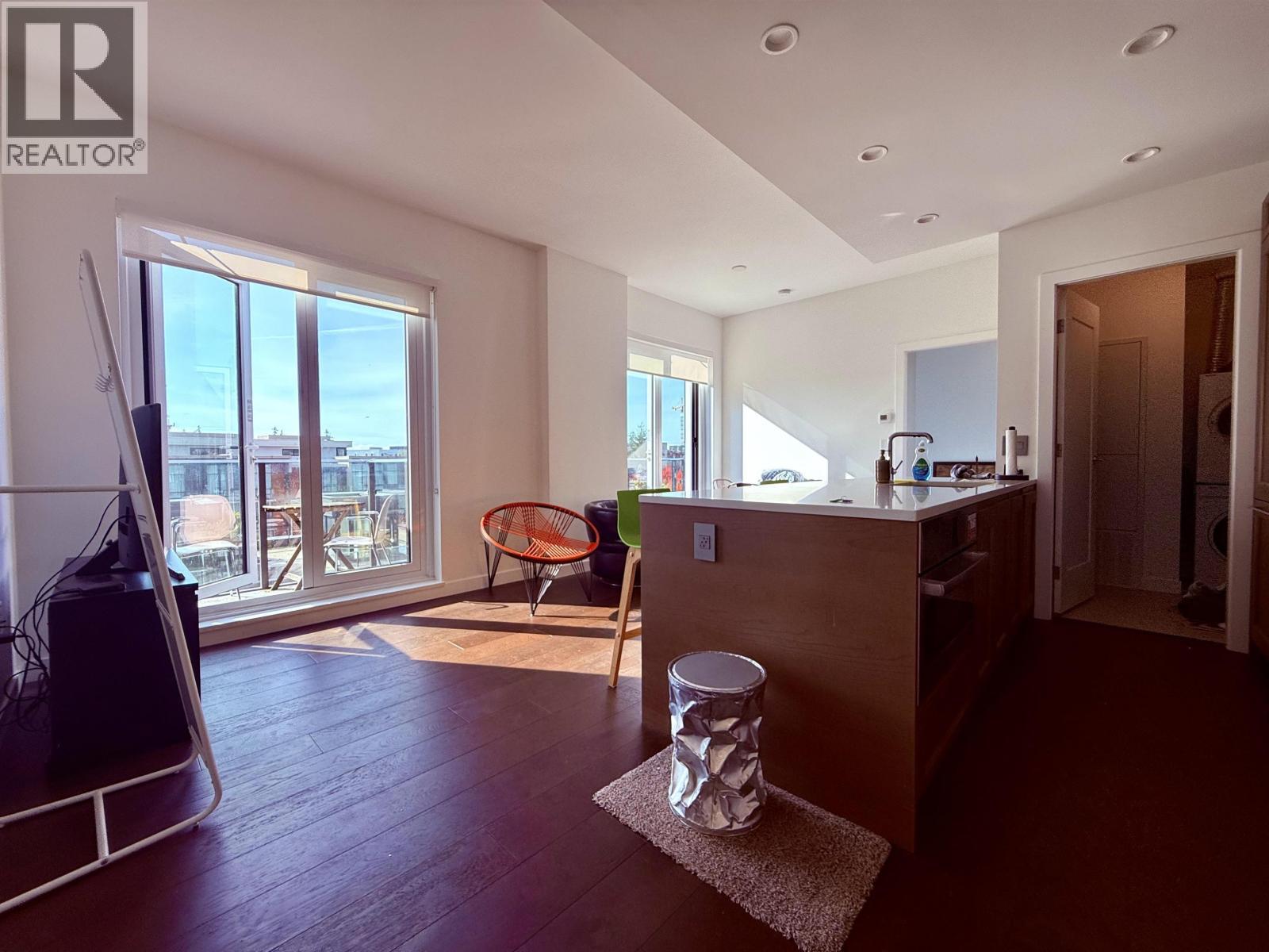 405 - 5681 BIRNEY AVENUE