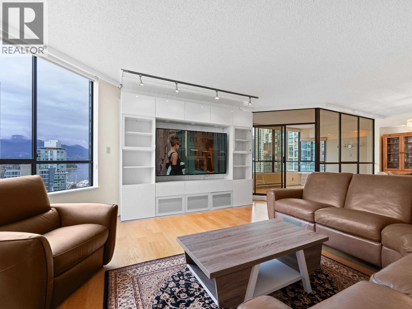 601 - 738 BROUGHTON STREET