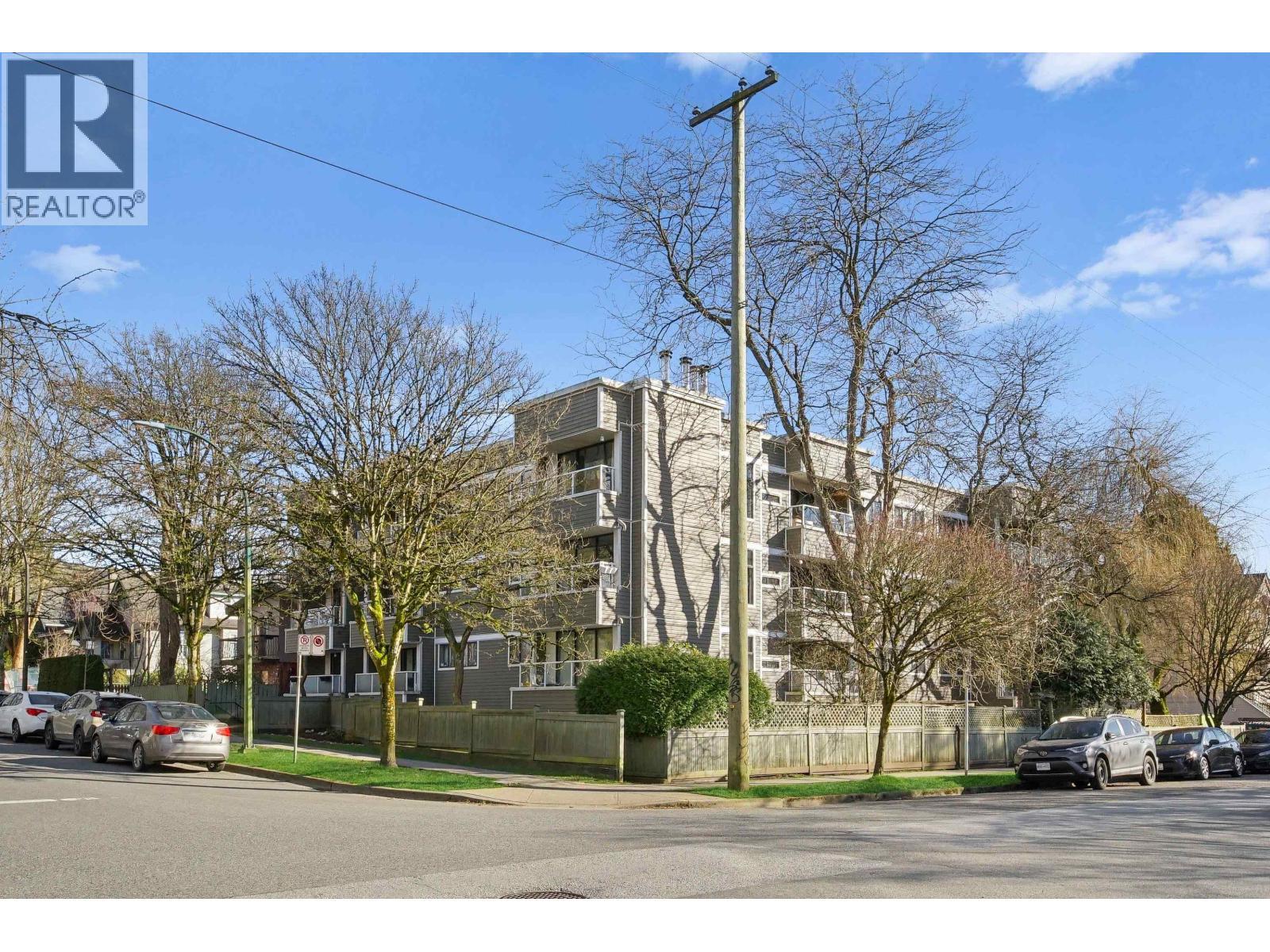 301 674 W 17TH AVENUE