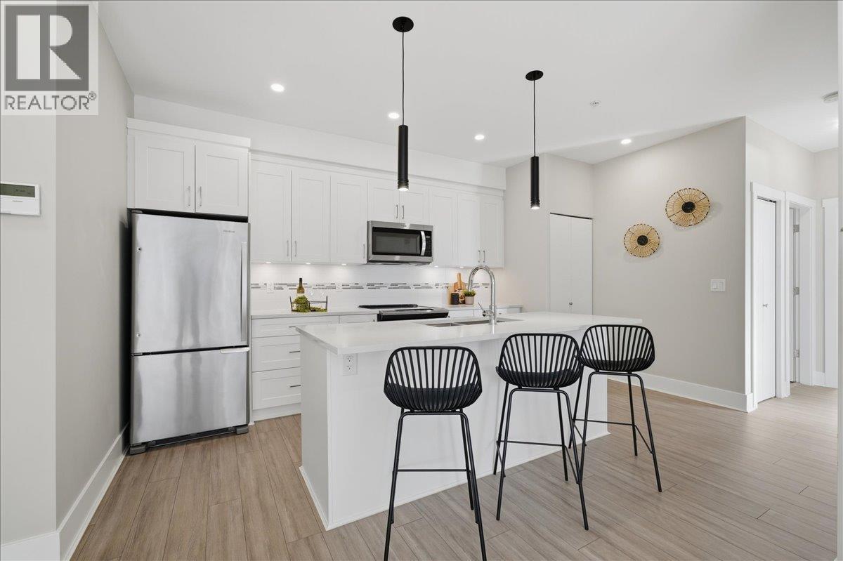 305 22335 MCINTOSH AVENUE